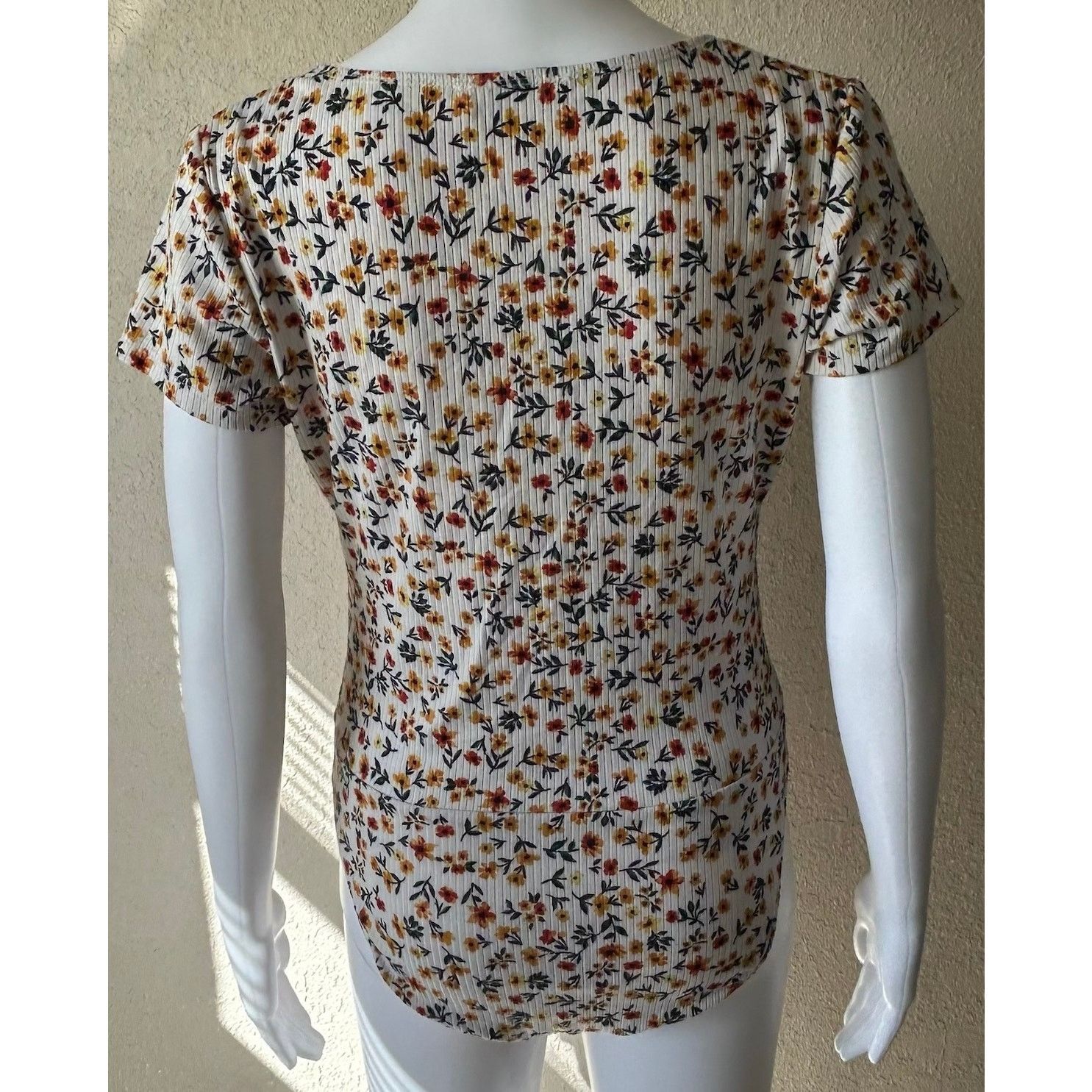 Other Inspired Hearts | Boho Ditzy Floral Bodysuit | Medium Size M / US 6-8 / IT 42-44 - 2 Thumbnail