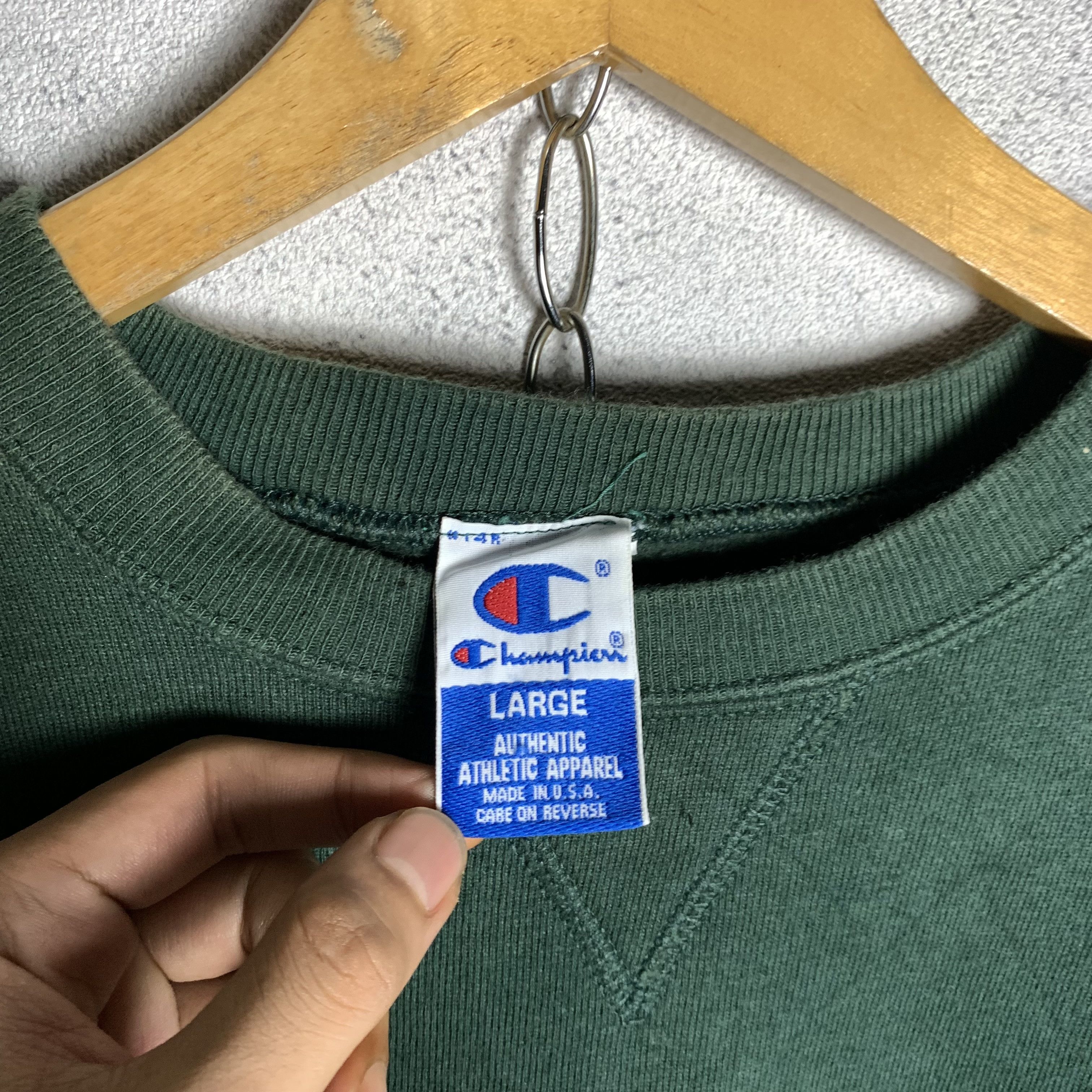 Champion Vintage Champion Sweatshirt Crewneck Size US L / EU 52-54 / 3 - 6 Thumbnail