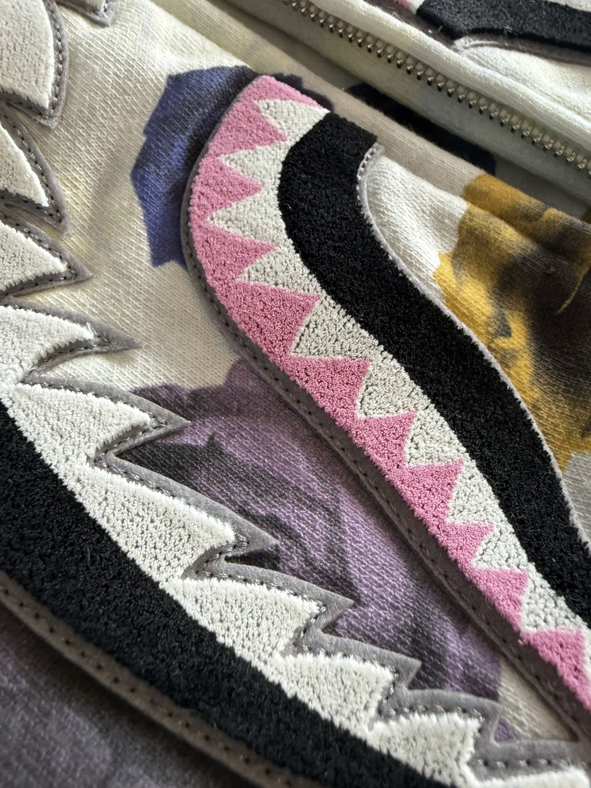 Bape Bape Ivory Floral Camo Shark Full Zip Size US XL / EU 56 / 4 - 5 Thumbnail