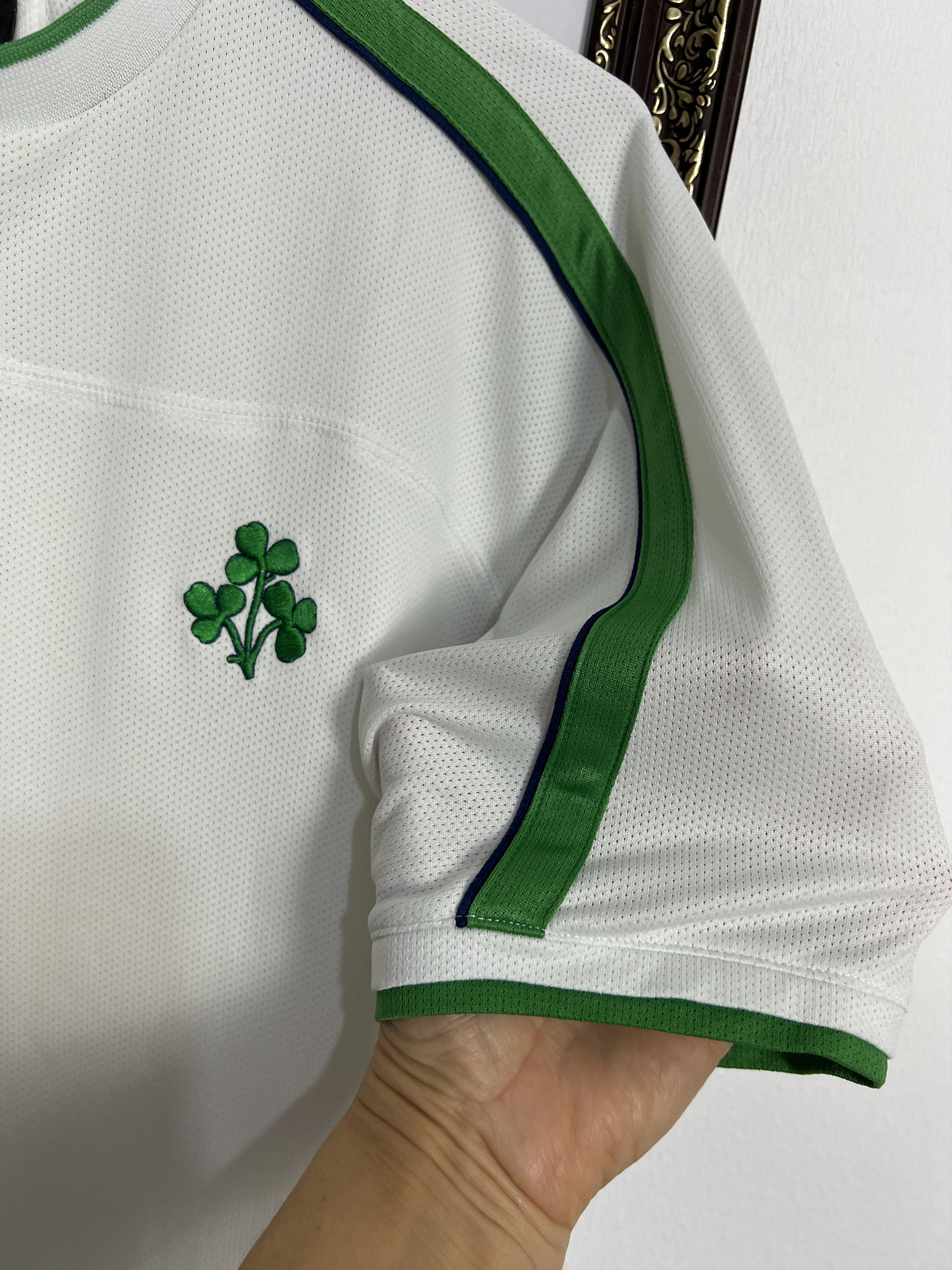 Umbro Republic of Ireland football shirt Train Soccer Jersey Size US M / EU 48-50 / 2 - 3 Thumbnail