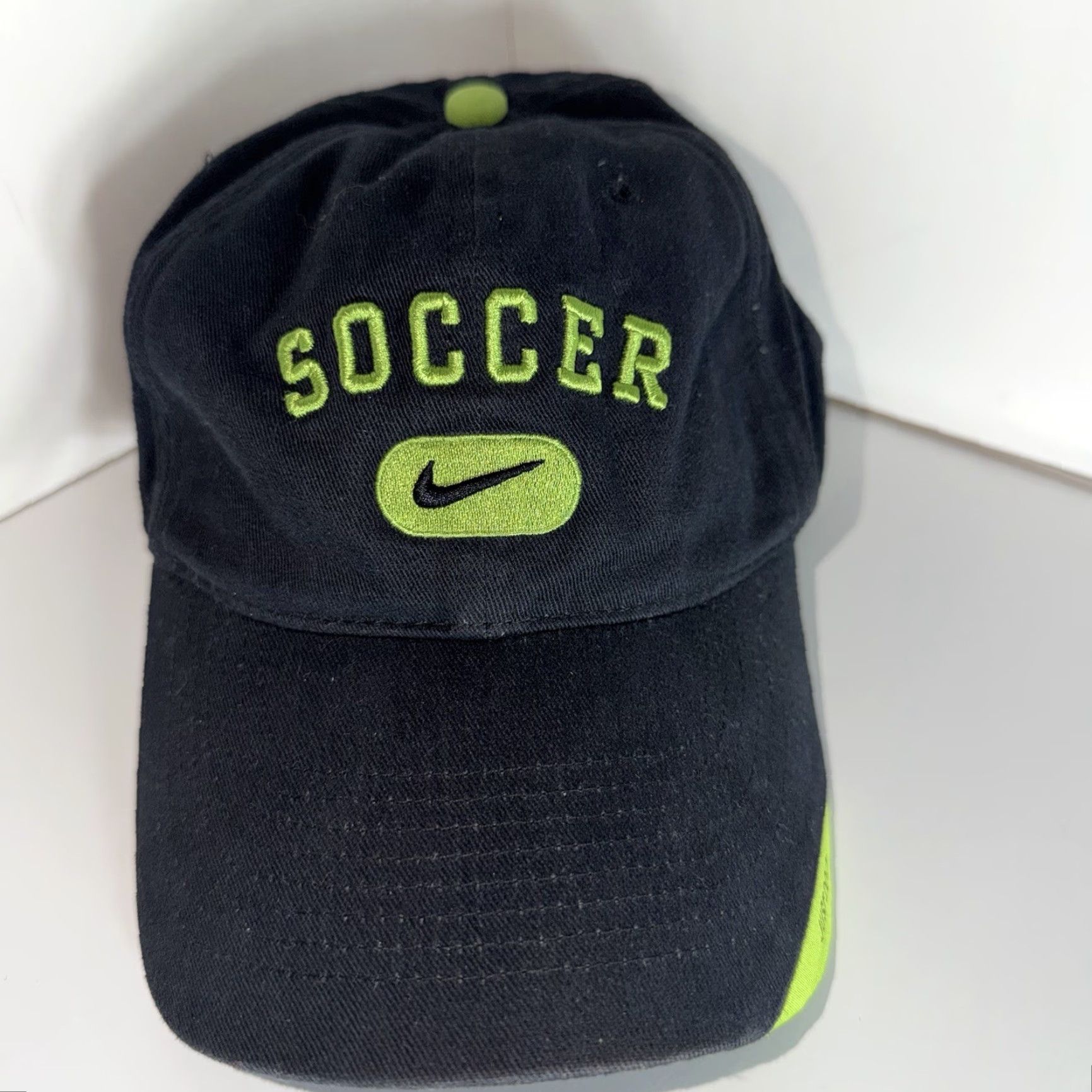 Nike VINTAGE Nike Soccer Strapback Hat Cap Spellout Swoosh Adjustable Y2K Black Green Mens One Size Black Nike Hat Size ONE SIZE - 2 Thumbnail