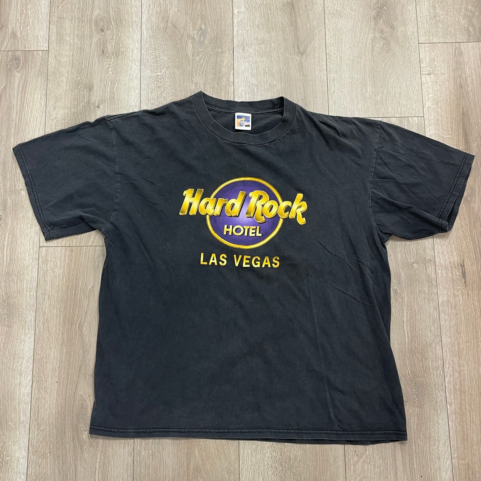 Vintage Vintage 90s Hard Rock Hotel Las Vegas Logo Black Tee Size XL Size US XL / EU 56 / 4 - 1 Thumbnail