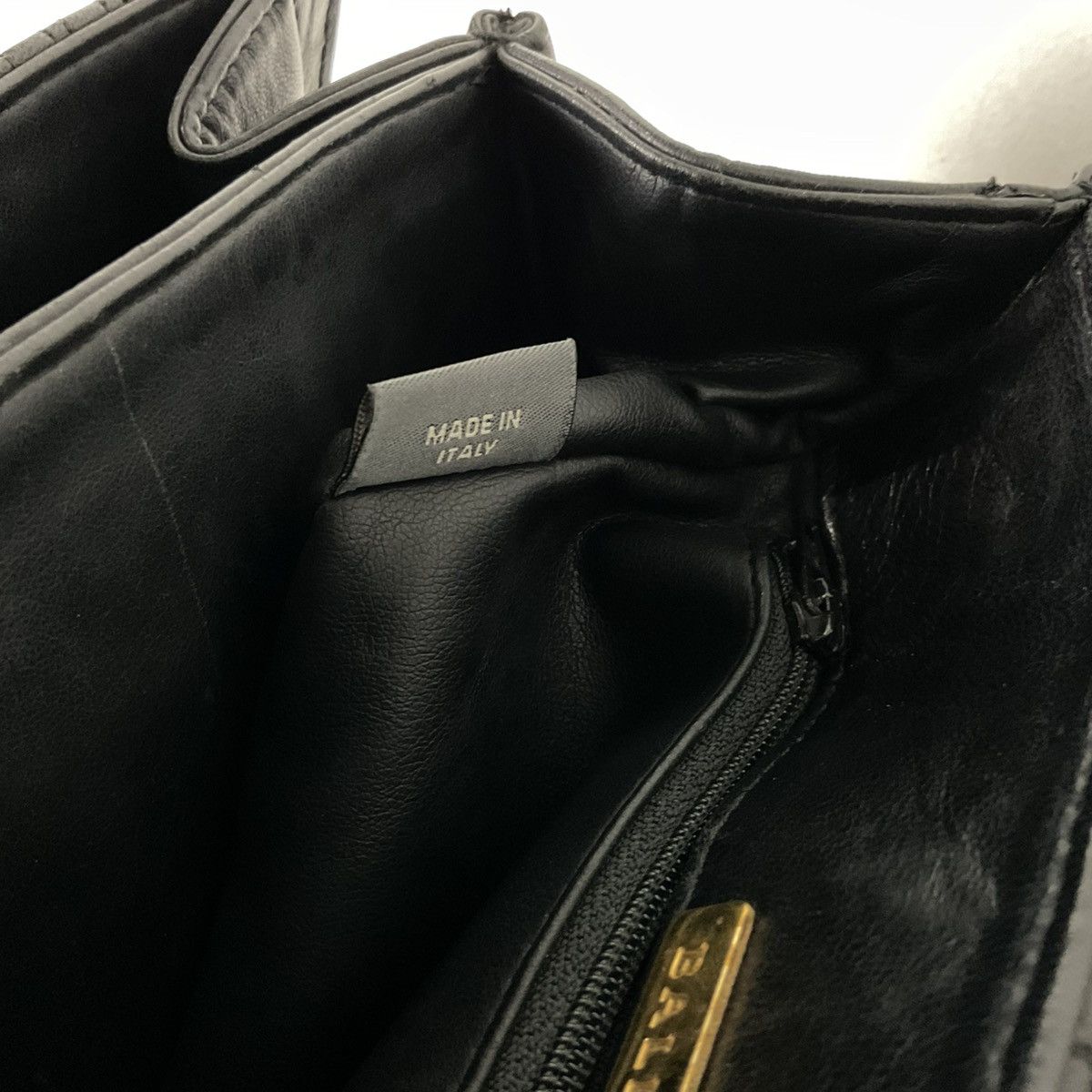 Bally Bally Quilted Top-Handle Bag in Very Good Condition Size ONE SIZE - 10 Thumbnail