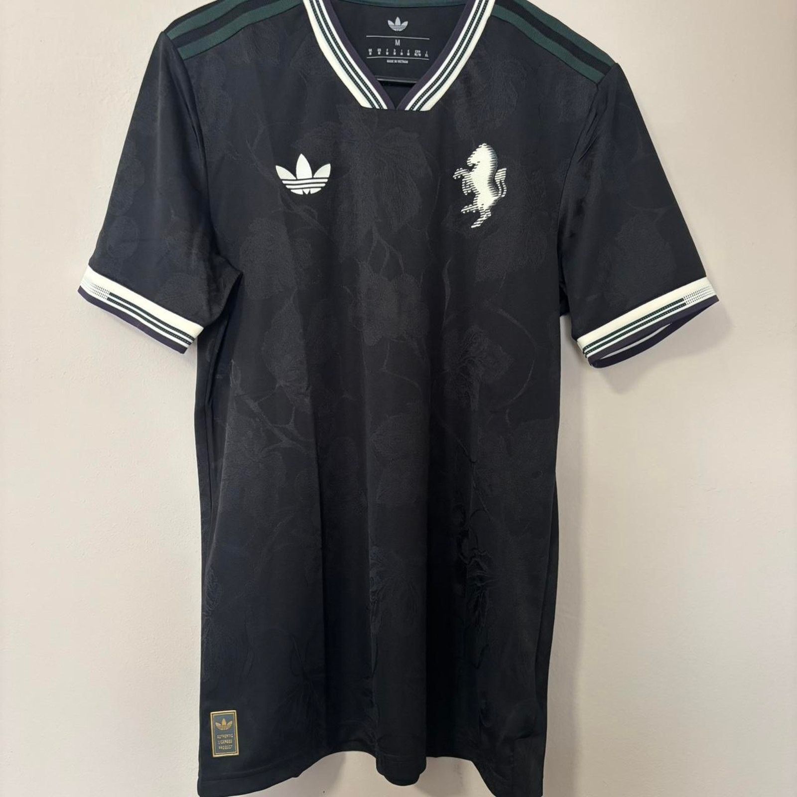 Adidas Adidas black juventus floral jersey Size US M / EU 48-50 / 2 - 1 Thumbnail
