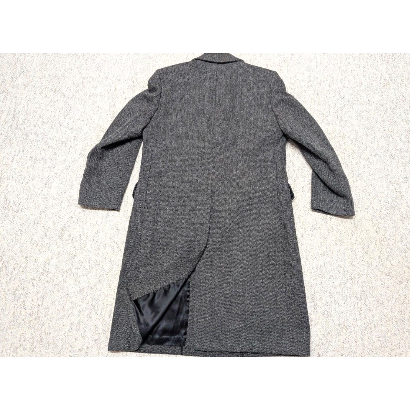 London Fog VINTAGE London Fog Overcoat Tweed USA Made grey Herringbone 42 44 Charcoal Long Men M Chest 42 in TwEEd Donegal Coat Size US M / EU 48-50 / 2 - 3 Thumbnail