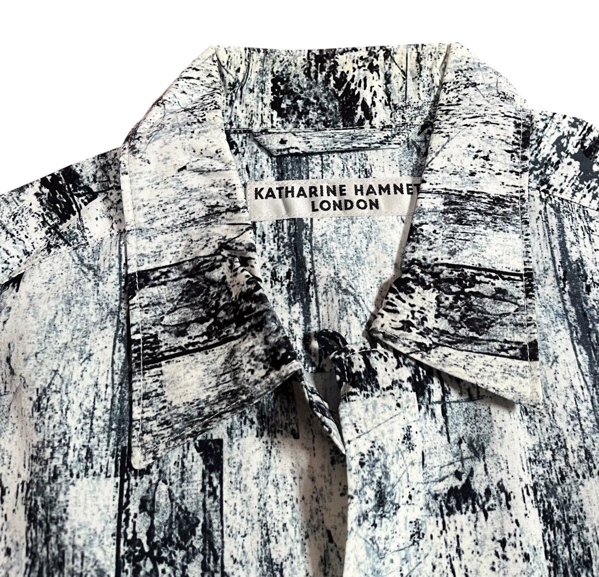 Katharine Hamnett London TAX FREE 🇺🇸 katharine hamnett abstract printed camp shirt Size US S / EU 44-46 / 1 - 3 Thumbnail