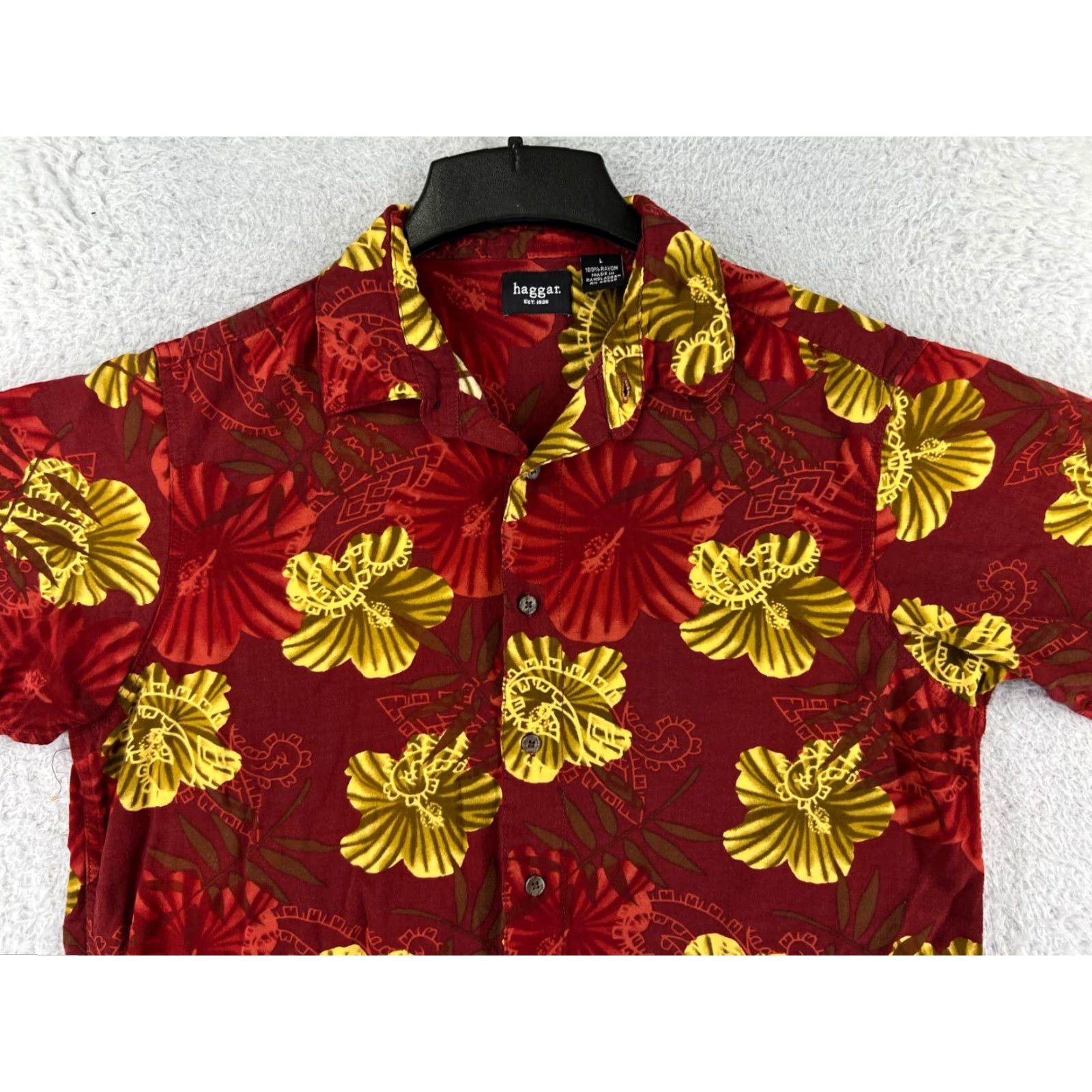 Haggar Haggar Mens Red Floral Hawaiian Hibiscus Tribal Print 100% Rayon Shirt Large Button-Up Casual Resort Luau Aloha 90s Womens? Size US L / EU 52-54 / 3 - 6 Thumbnail