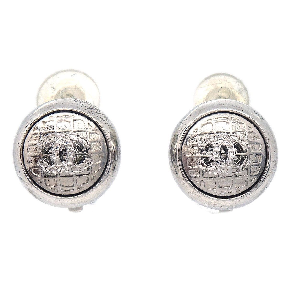 Chanel Chanel Vintage CC Round Clip-On Metal Size ONE SIZE - 1 Thumbnail