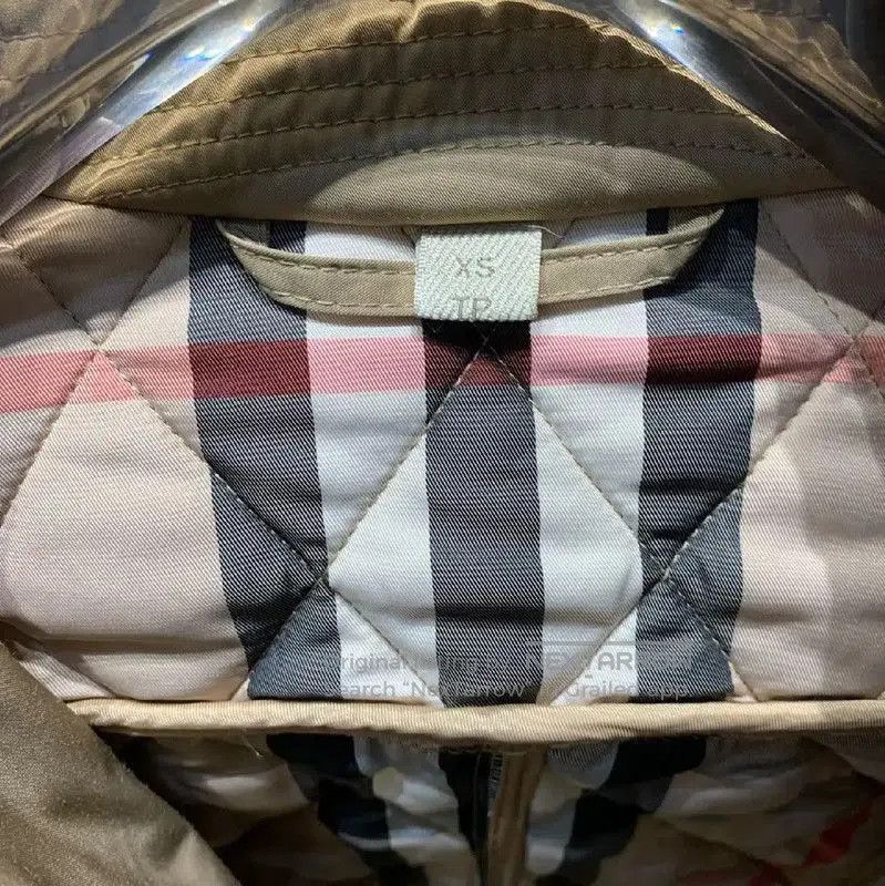Burberry Burberry Quilted Cotton Jacket in Khaki. Size XS / US 0-2 / IT 36-38 - 5 Thumbnail