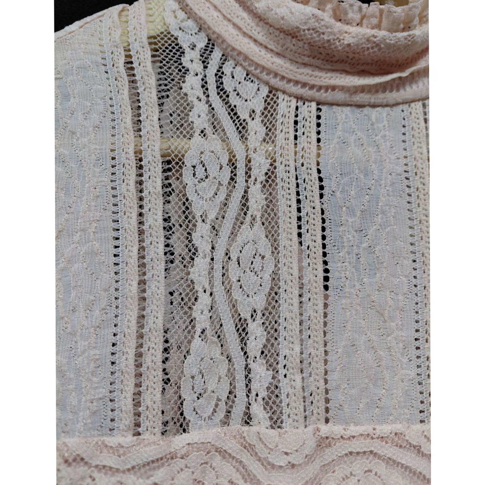 Bebe bebe Lace High Neck Dress Beige Solid Sleeveless Short Women S Dress Black, Beige, White? (Oops) Size 28" / US 6 / IT 42 - 3 Thumbnail