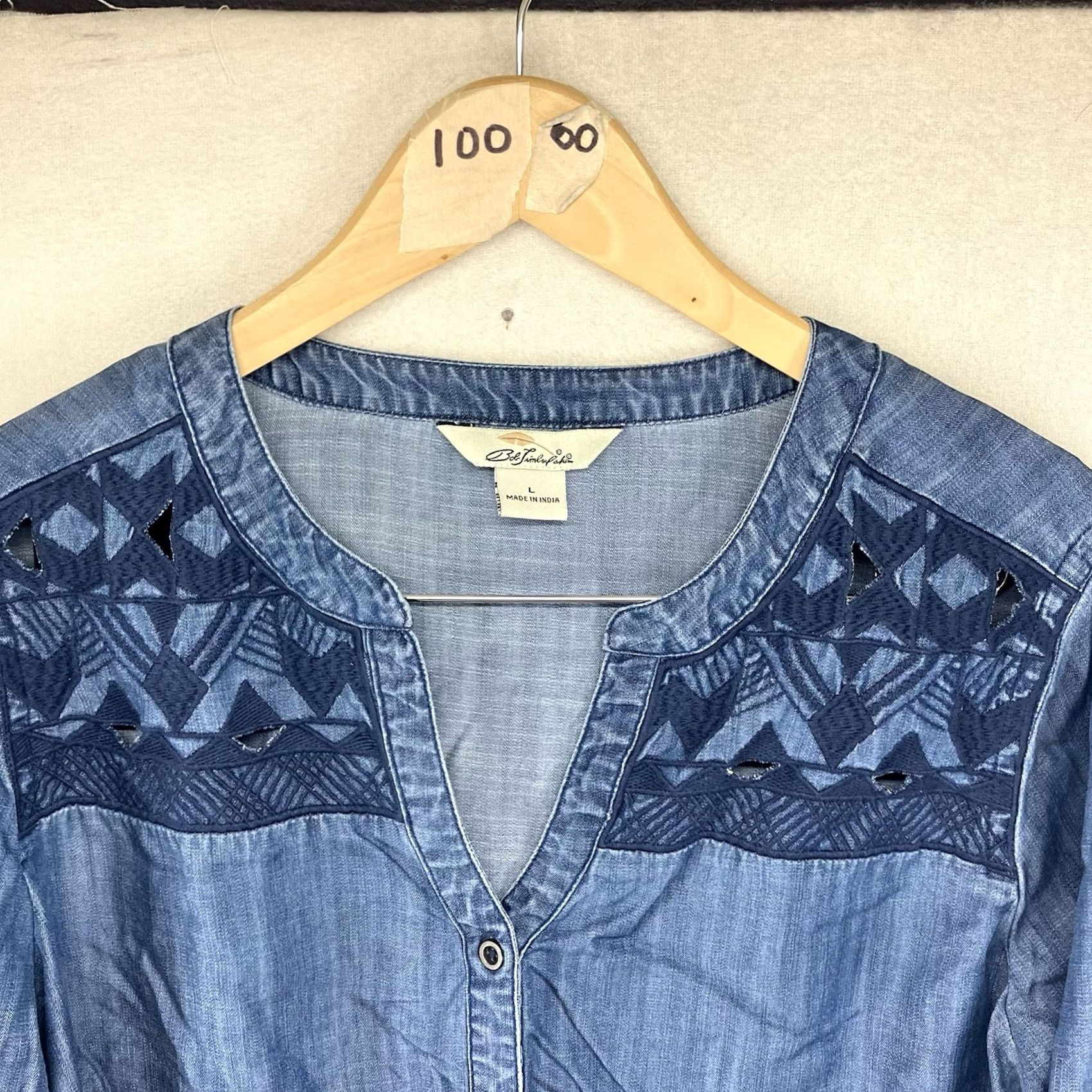 Denime VINTAGE Bob Timberlake Women's All Lyocell Tunic Blouse Denim Boho Embroidered Metal Buttons Roll Tab Sleeve V-Neck Casual 90s Womens L Blue Size L / US 10 / IT 46 - 4 Thumbnail