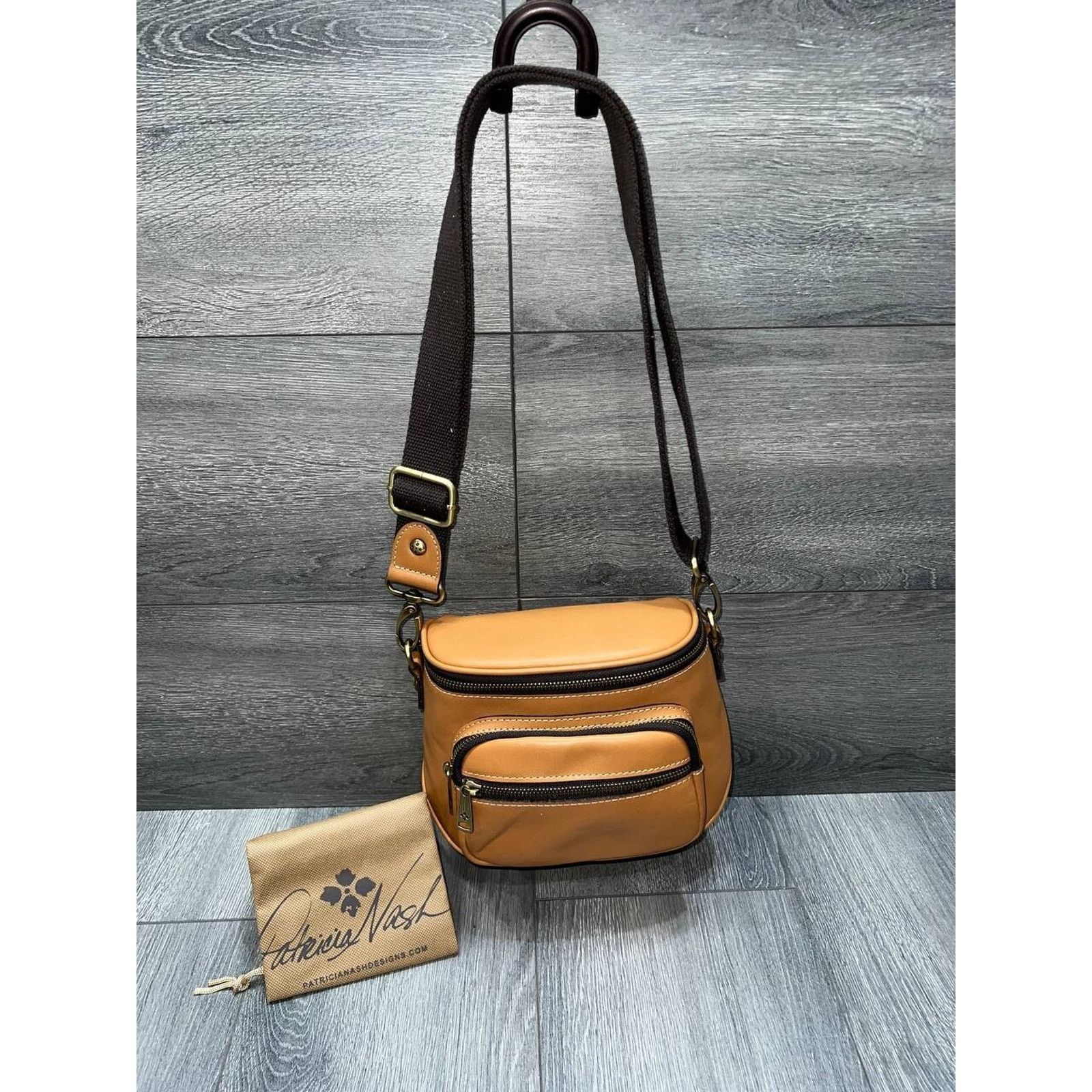 Patricia Nash Patricia Nash Leather Camera Crossbody Bag Hazelnut A648580 Size ONE SIZE - 2 Thumbnail