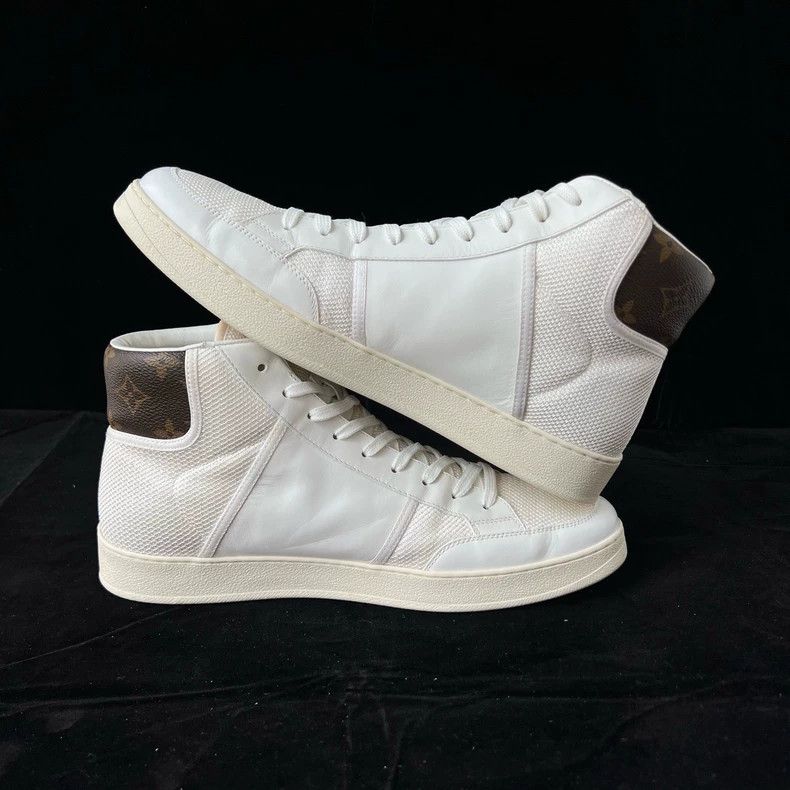 Louis Vuitton Louis Vuitton White Zipper High Top Board Shoes Size US 9.5 / EU 42-43 - 4 Thumbnail
