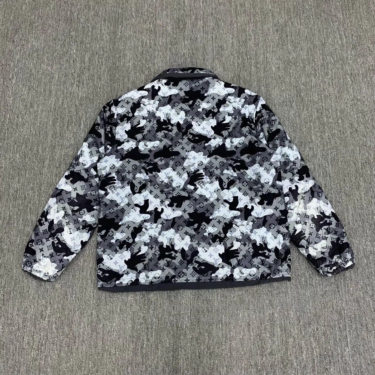 Louis Vuitton lv double. Size US L / EU 52-54 / 3 - 2 Thumbnail