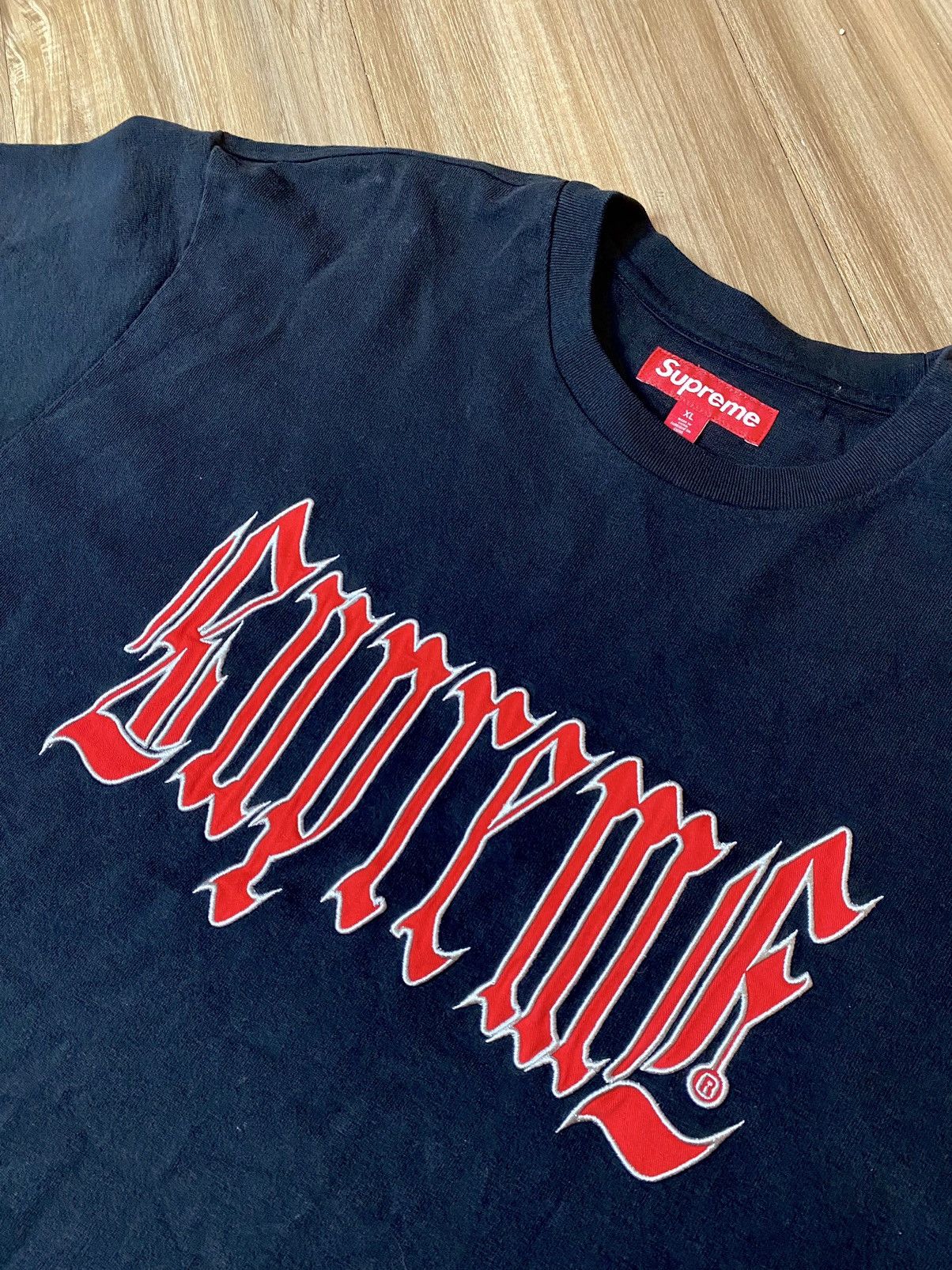 Supreme Supreme Old English S/S Top Size US L / EU 52-54 / 3 - 2 Thumbnail