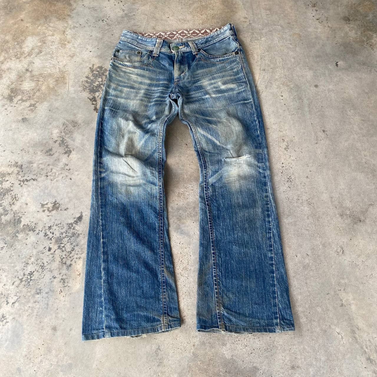 Edwin FLARED VINTAGE EDWIN JAPAN BULLS BOOTCUT DISTRESSED DENIM Size US 30 / EU 46 - 6 Thumbnail