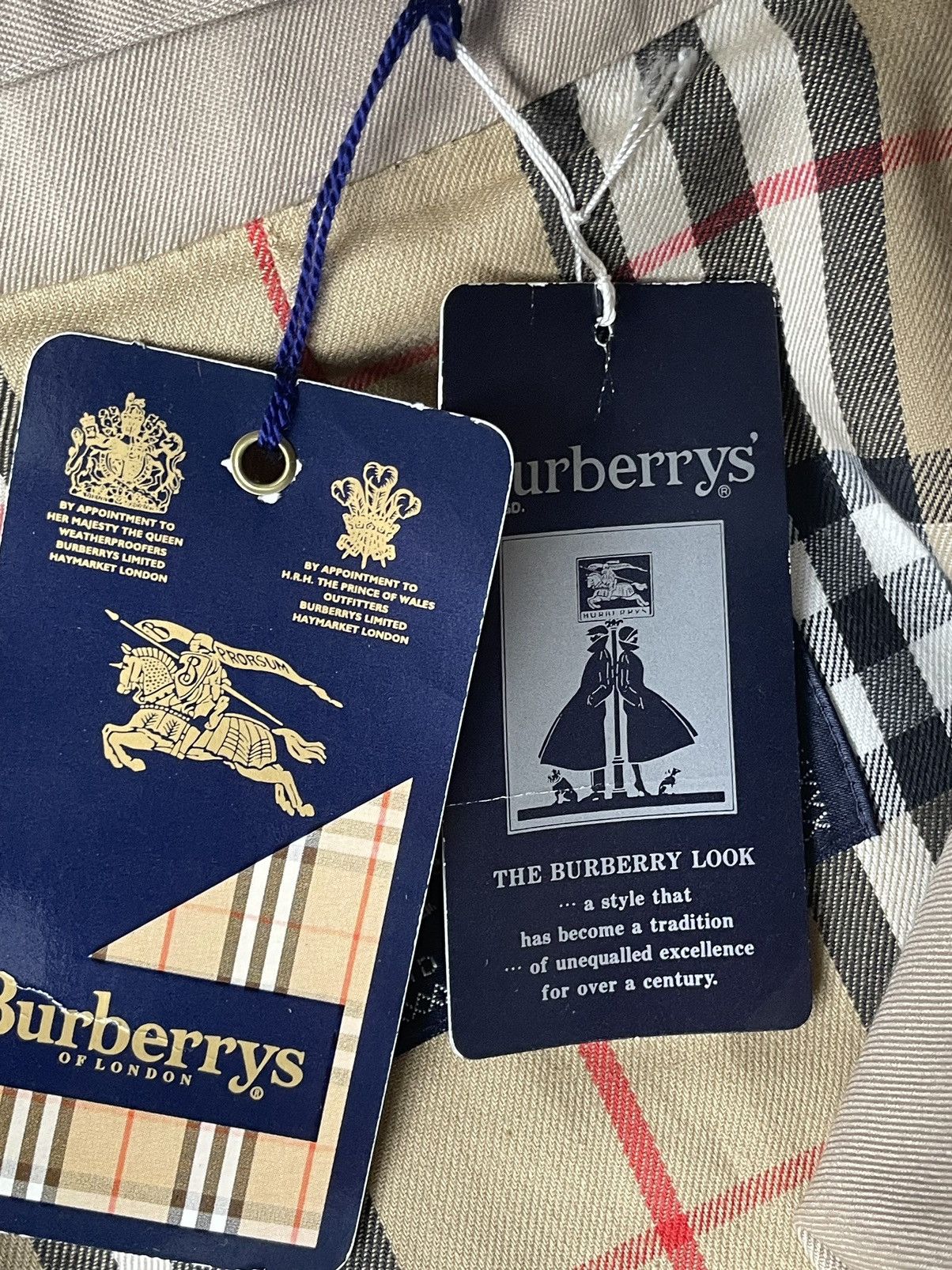 Burberry Bnwt vintage 90’s Burberry trench coat (rare) with scarf Size US S / EU 44-46 / 1 - 5 Thumbnail