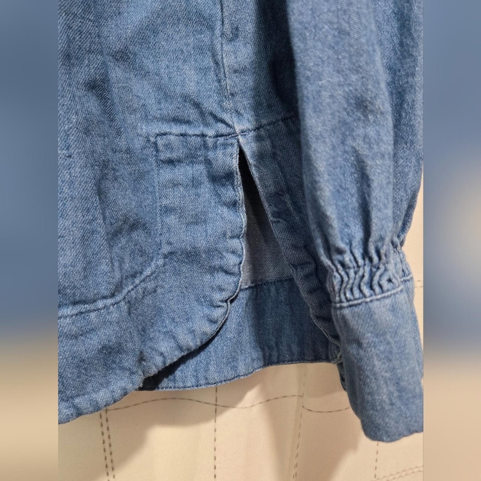 Old Navy Old Navy Denim Chambray Top Size M / US 6-8 / IT 42-44 - 2 Thumbnail