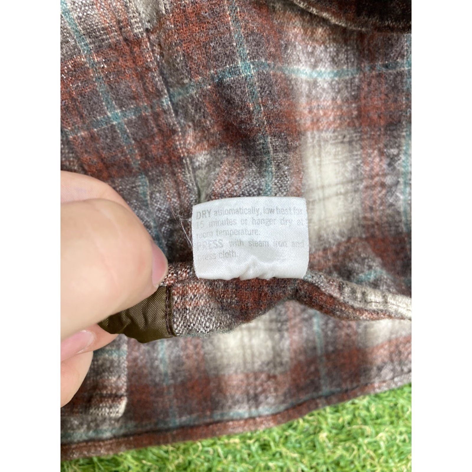 Pendleton VINTAGE Pendleton Flannel Shirt Mens Medium Brown Plaid Wool Western Wear 80s 90s Size US M / EU 48-50 / 2 - 5 Thumbnail