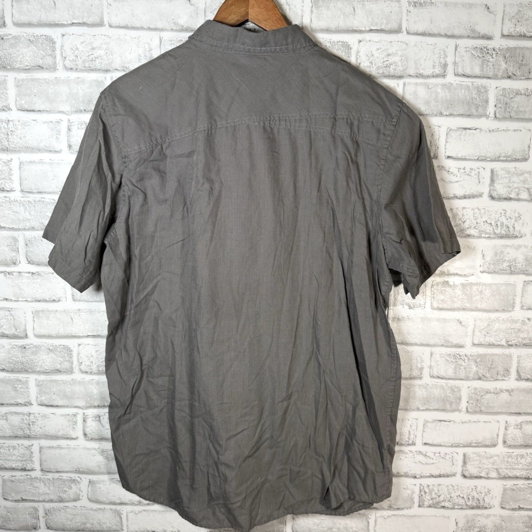 Oakley Oakley Shirt L Mens Gray Short Sleeve Button-Up Size US L / EU 52-54 / 3 - 5 Thumbnail