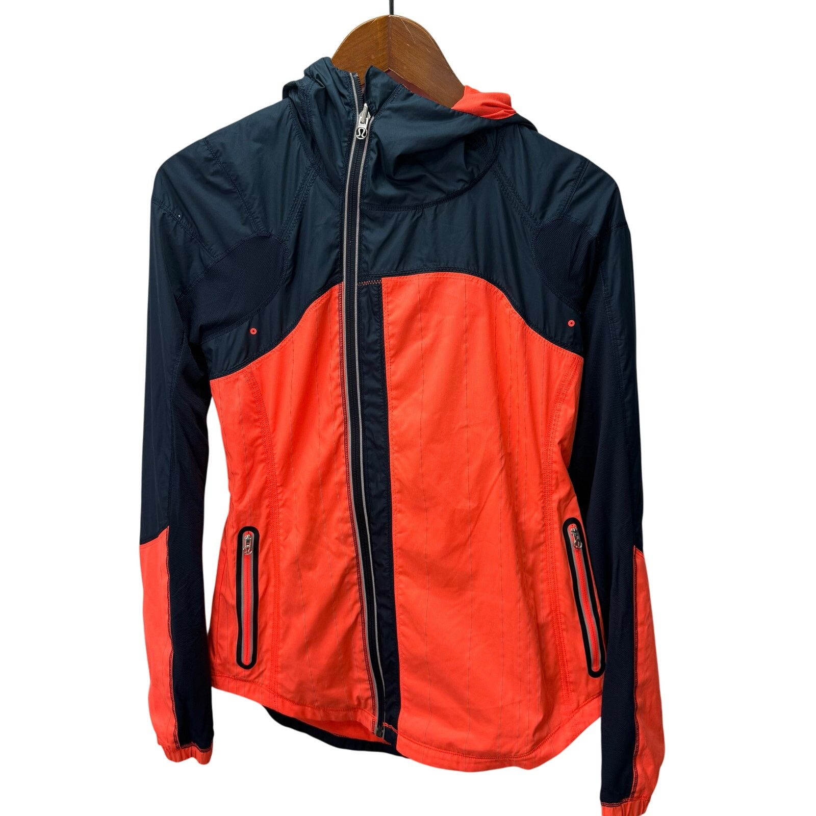 Lululemon Lululemon Get Up and Glow Running Jacket sz 4 Full Zip #H4 Size S / US 4 / IT 40 - 2 Thumbnail