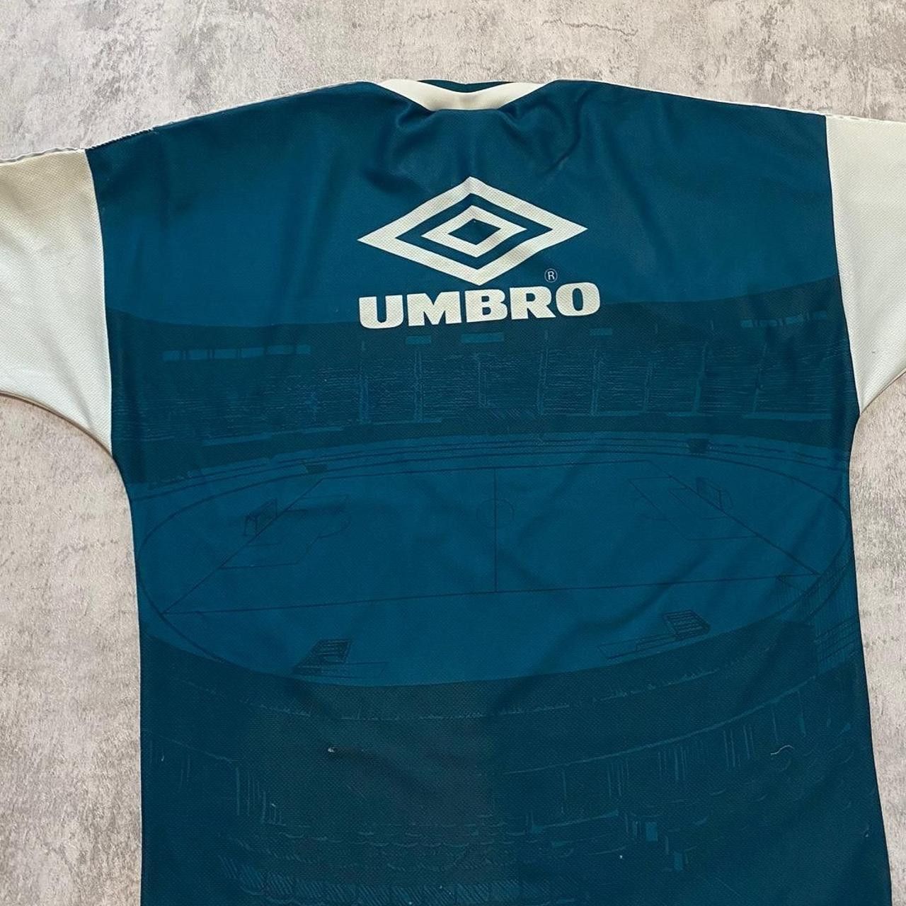 Umbro 90s Vintage Retro Football Sportswear T-shirt Boxy Size US L / EU 52-54 / 3 - 2 Thumbnail