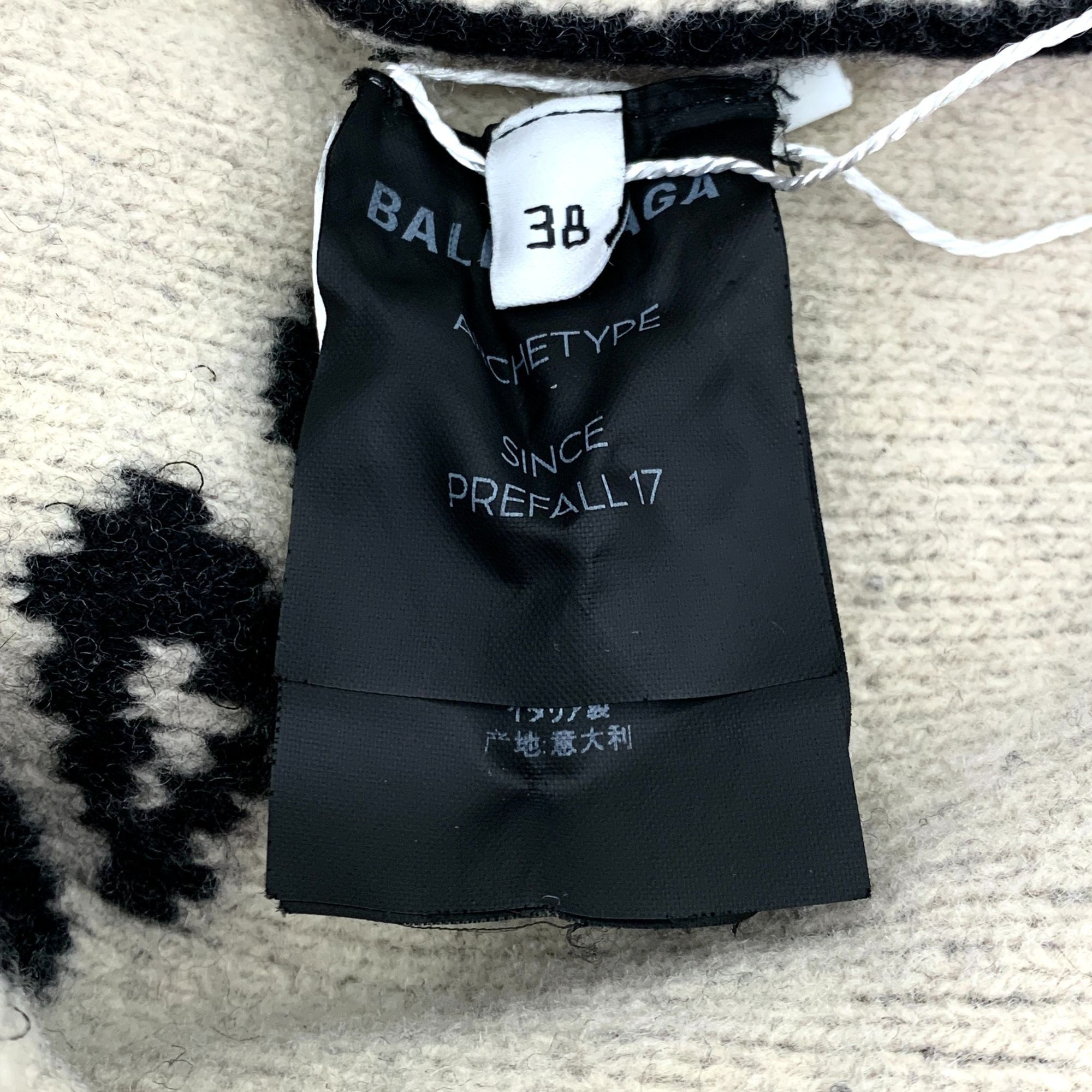 Balenciaga Balenciaga Black Logo Inlaid Full Print V-Neck Long Sleeve K Size S / US 4 / IT 40 - 4 Thumbnail