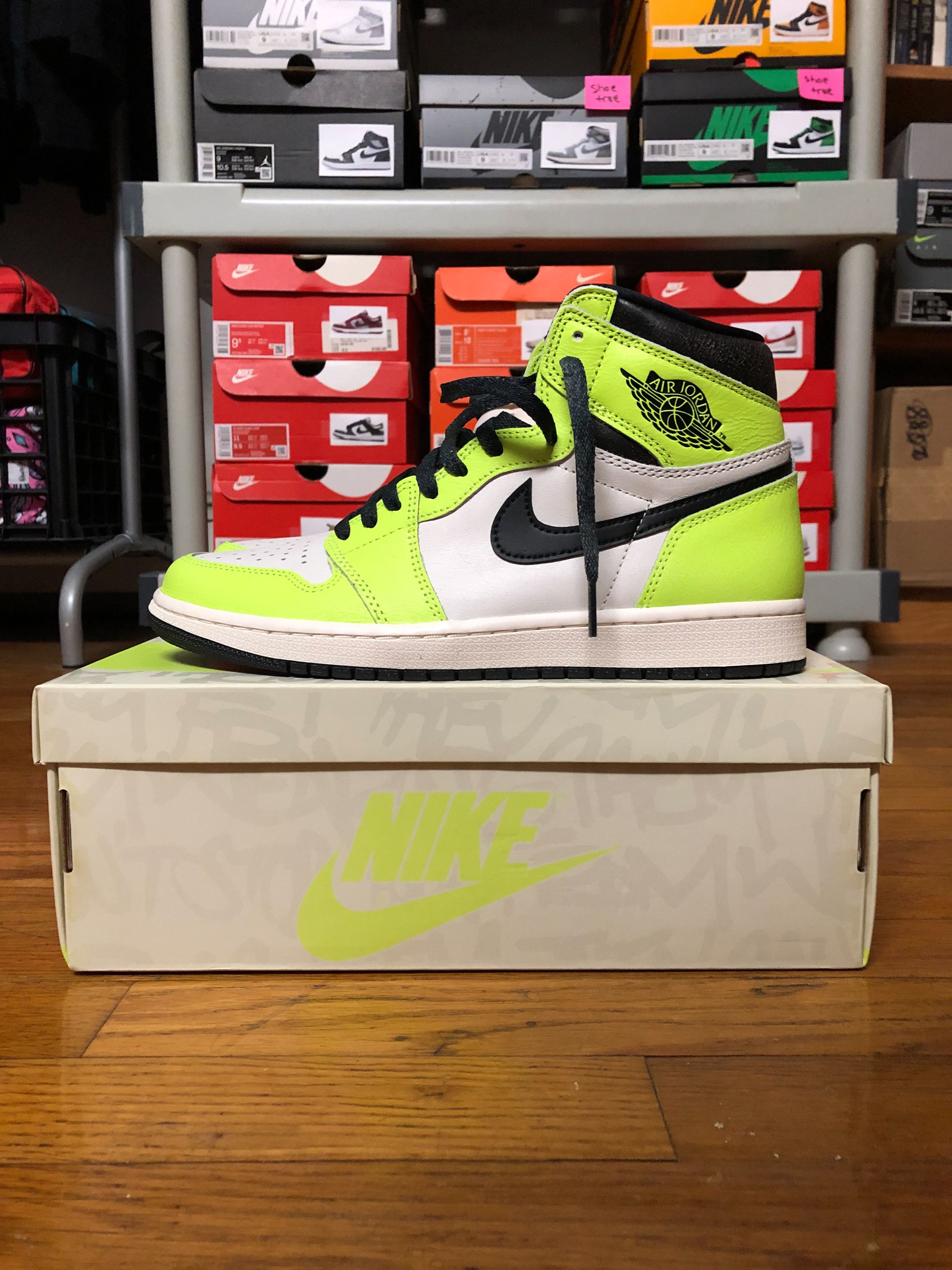 Nike *NEW* Nike Air Jordan 1 High OG Volt Visionaire sz 9 Size US 9 / EU 42 - 2 Thumbnail