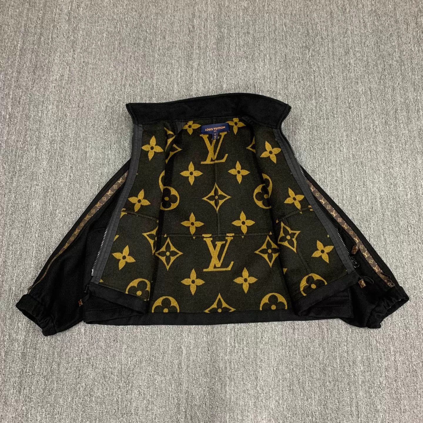 Louis Vuitton LV Monogram Oversized Wool Hood Stowable Coat 40 Size M / US 6-8 / IT 42-44 - 9 Thumbnail