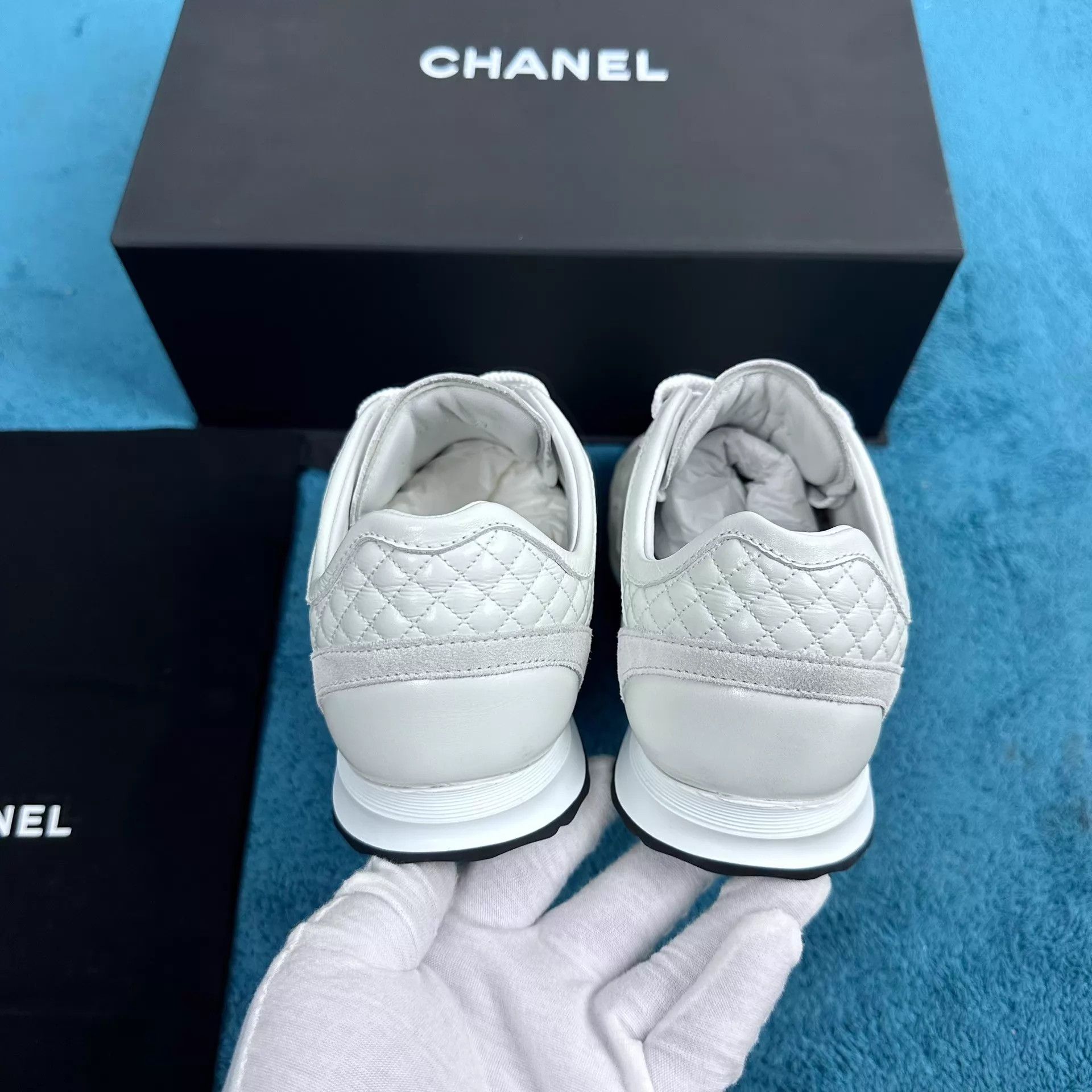 Chanel Chanel 25P Calfskin Suede Flat Lace-Up Sneaker White 37 Size US 6.5 / IT 36.5 - 4 Thumbnail