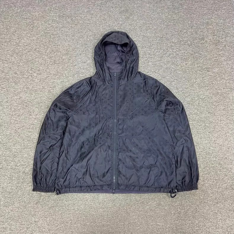 Louis Vuitton louis vuitton logo patterned hooded jacket-dmc Size US L / EU 52-54 / 3 - 1 Thumbnail