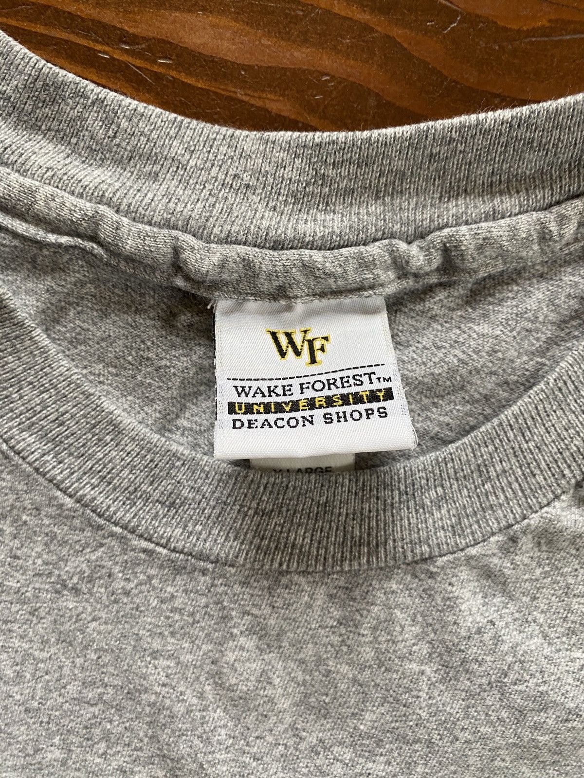 NCAA Vintage 90’s Wake Forest Basketball Single Stitch Boxy Tee Size US XL / EU 56 / 4 - 13 Thumbnail