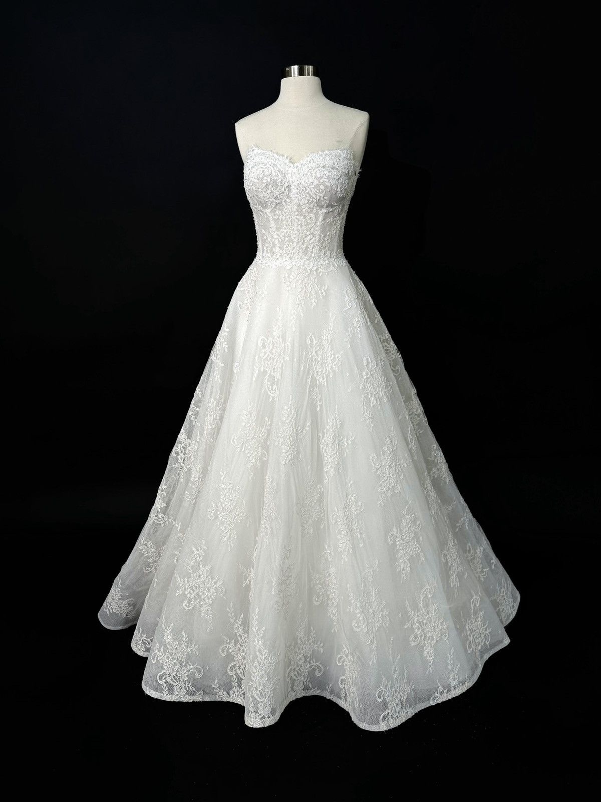 Other Preloved US 8-10 Anna Augusta French corded lace Bridal Gown Size L / US 10 / IT 46 - 2 Thumbnail