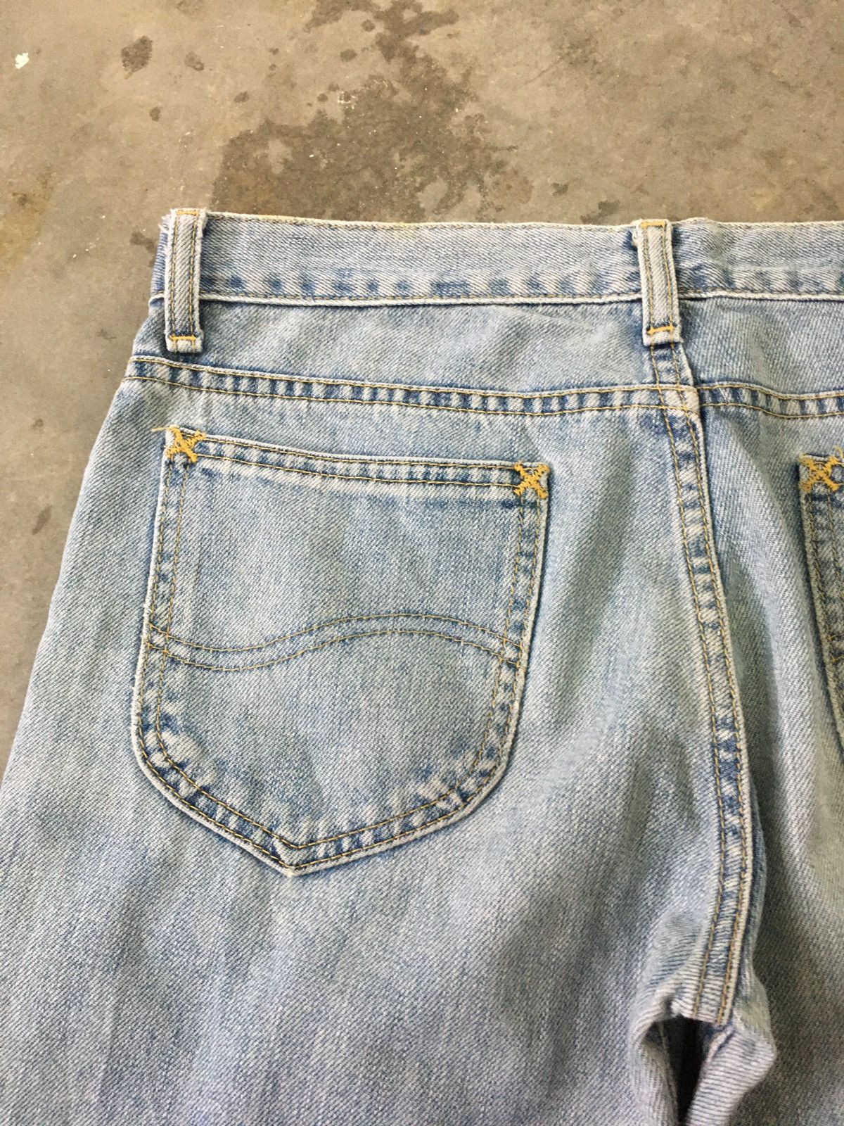 Japanese Brand × Lee Distressed Lee Flare Jeans (15) Size 30" / US 8 / IT 44 - 5 Thumbnail