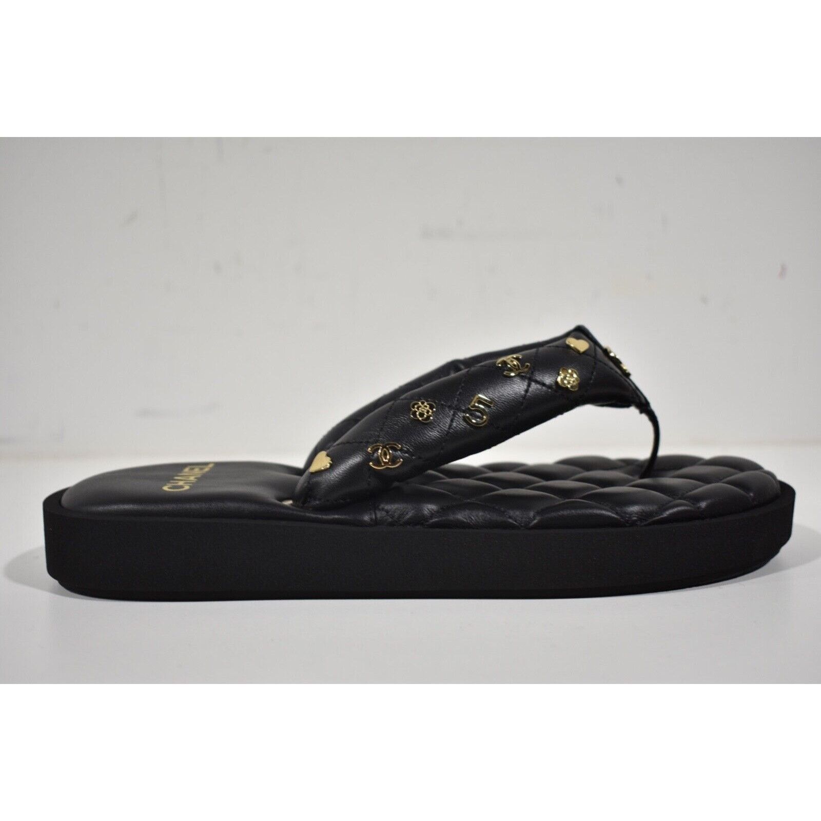 Chanel Chanel 23P Black Quilted Charms Padded Pool Thong Logo Size US 7.5 / IT 37.5 - 2 Thumbnail
