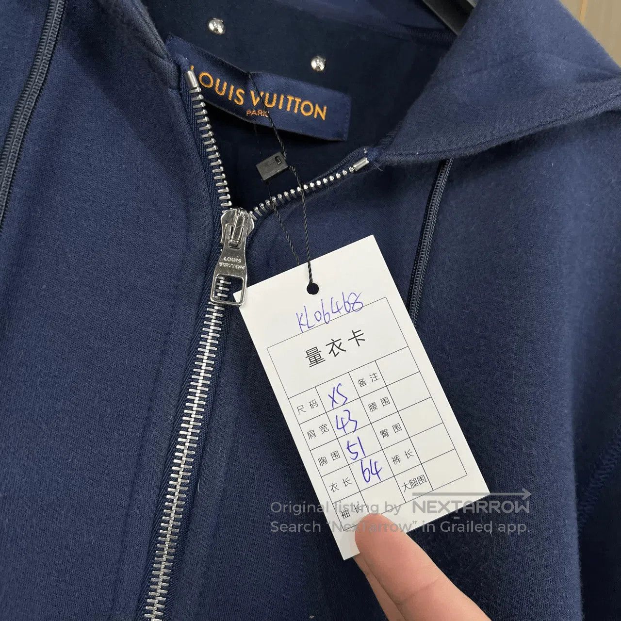 Louis Vuitton louis vuitton logo zip. Size XS / US 0-2 / IT 36-38 - 8 Thumbnail