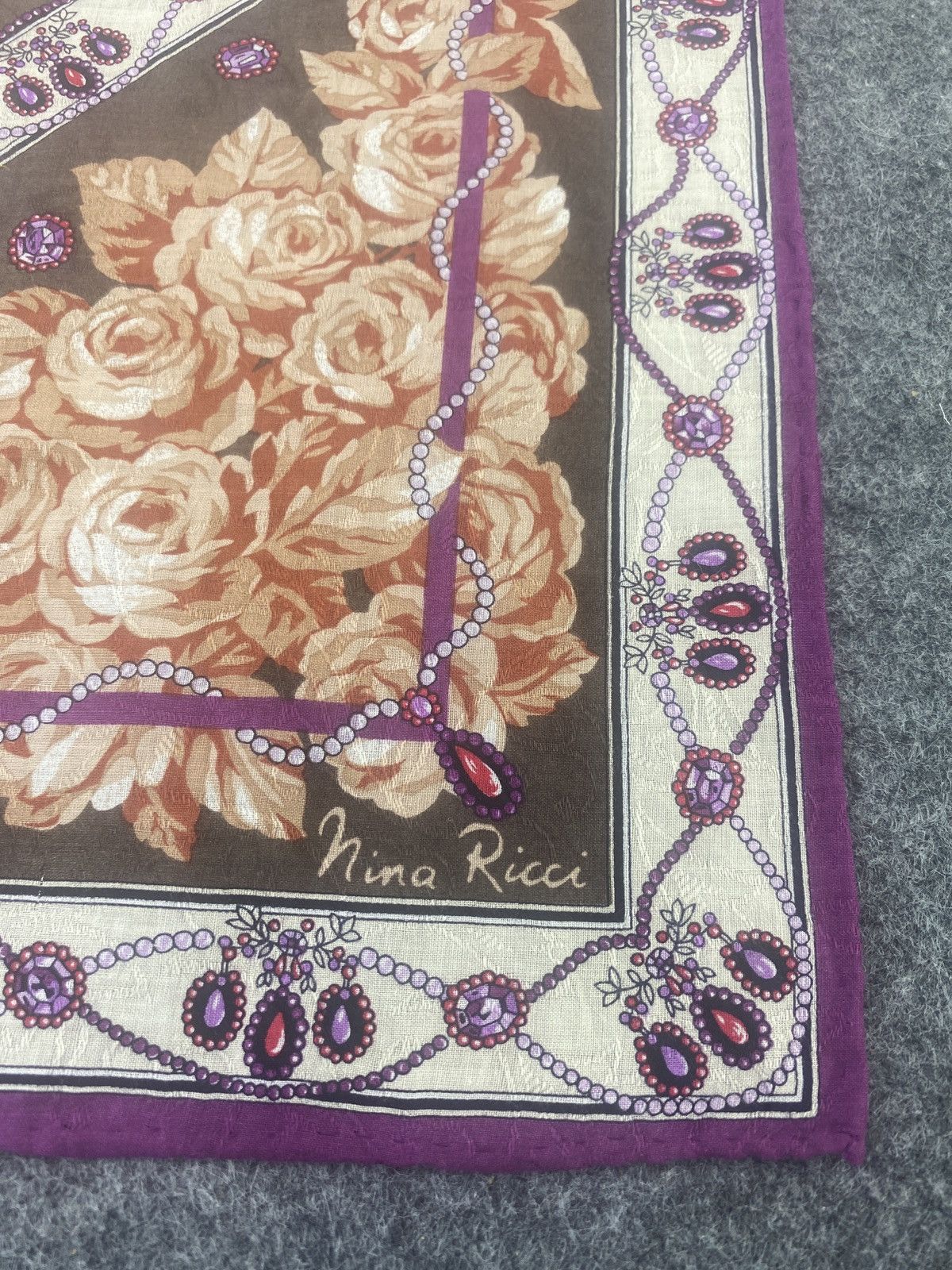 Vintage Nina Ricci Handkerchief / Bandana / Neckerchief-B077 Size ONE SIZE - 5 Thumbnail