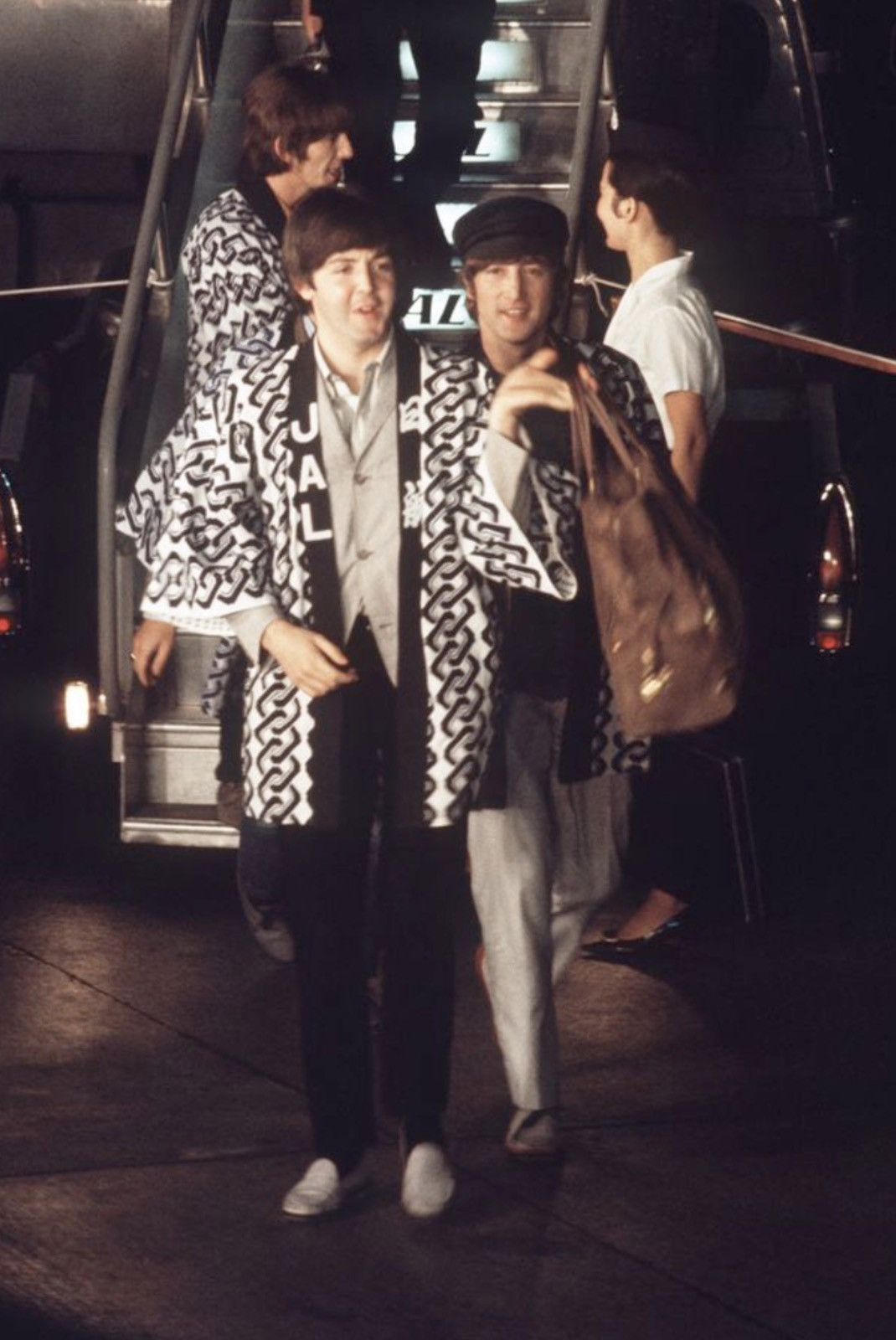 Japanese Brand Vintage Rare Original 1966 Japanese Happi Jacket The Beatles Size US L / EU 52-54 / 3 - 10 Thumbnail