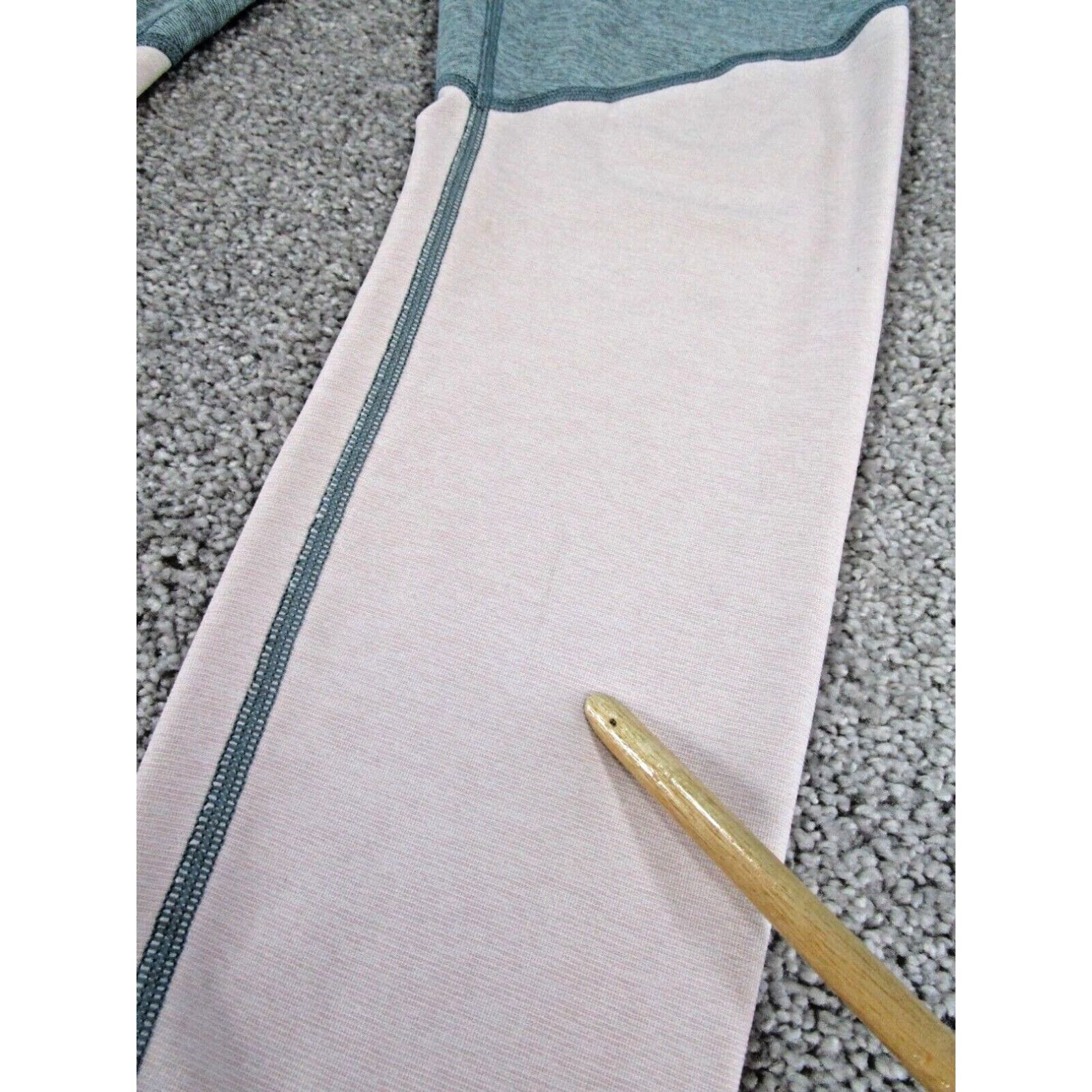 Outdoor Voices Outdoor Voices Womens Medium Green Pink Compression Leggings Size 32" / US 10 / IT 46 - 2 Thumbnail