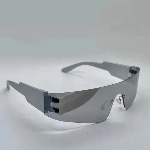 Designer Silver mirror sunglasses Size ONE SIZE - 1 Thumbnail