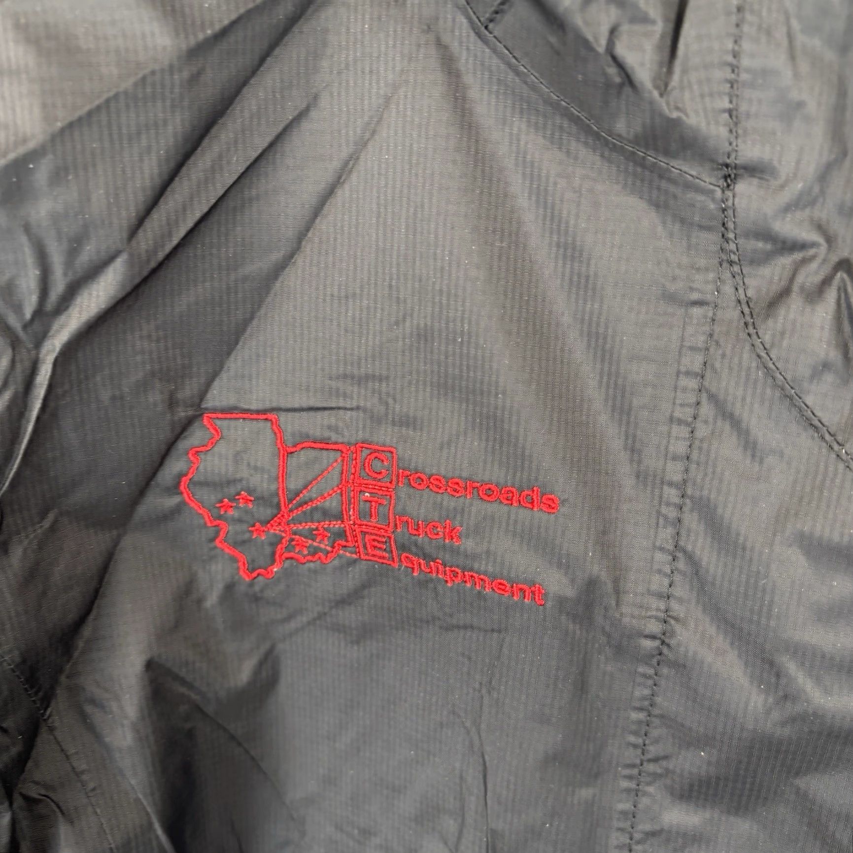 The North Face VINTAGE: The North Face Rain Coat Jacket Womens M Black Waterproof Lightweight Packable Hooded Logo Size M / US 6-8 / IT 42-44 - 3 Thumbnail