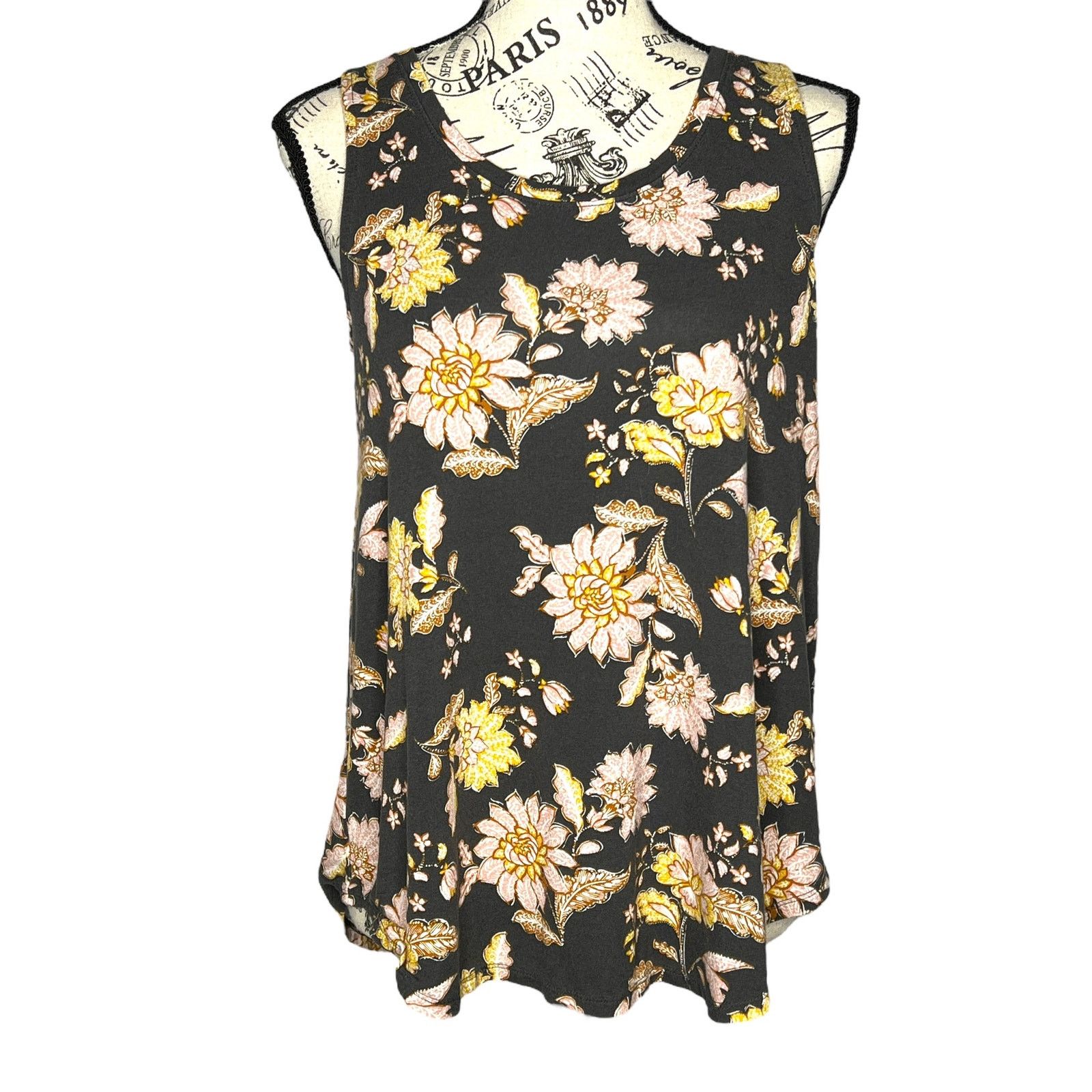 Old Navy Luxe SMALL Floral Round Neck Super Soft Tank Top Size S / US 4 / IT 40 - 1 Thumbnail