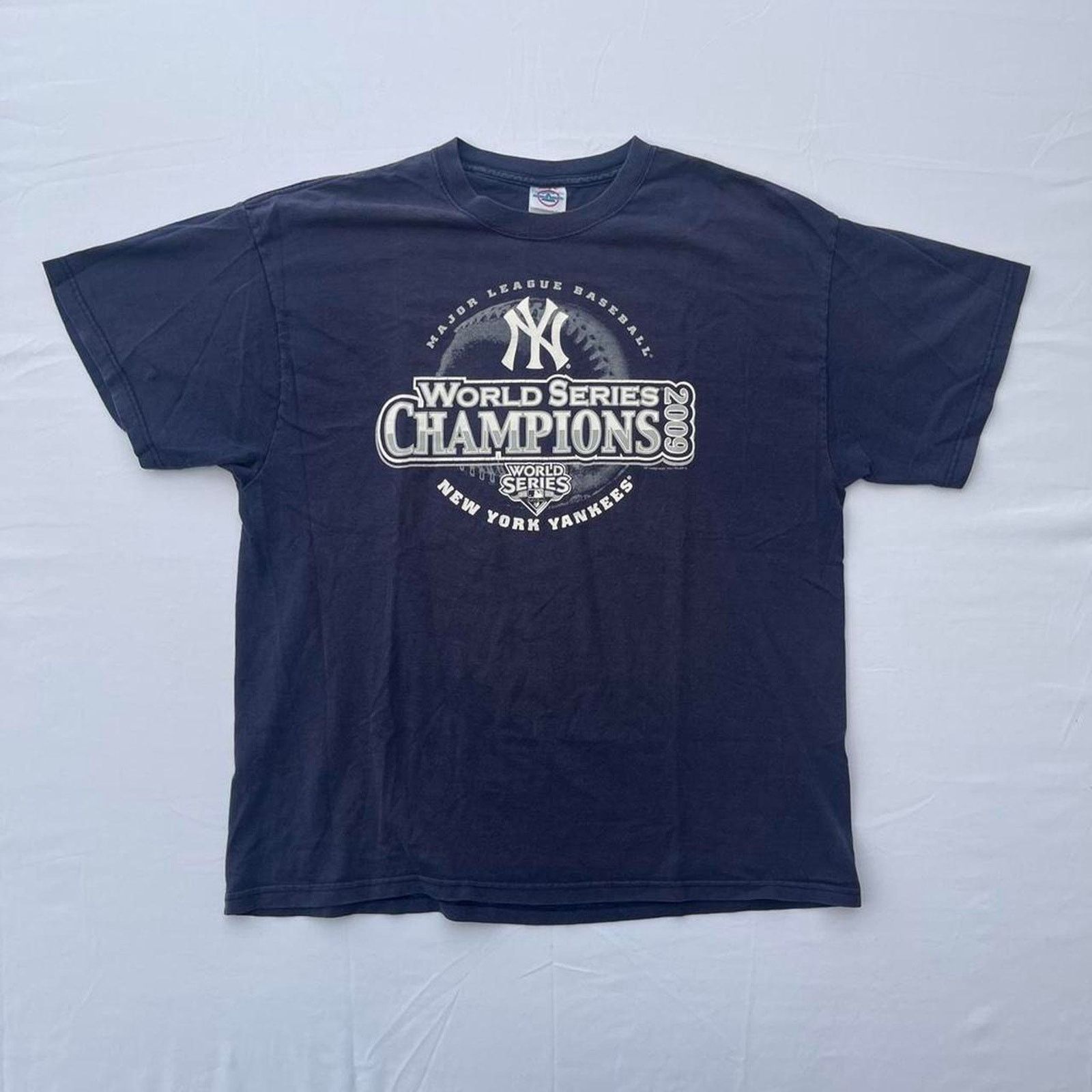 Delta New York Yankees World Series Champions MLB T-Shirt Men's XL Size US XL / EU 56 / 4 - 1 Thumbnail