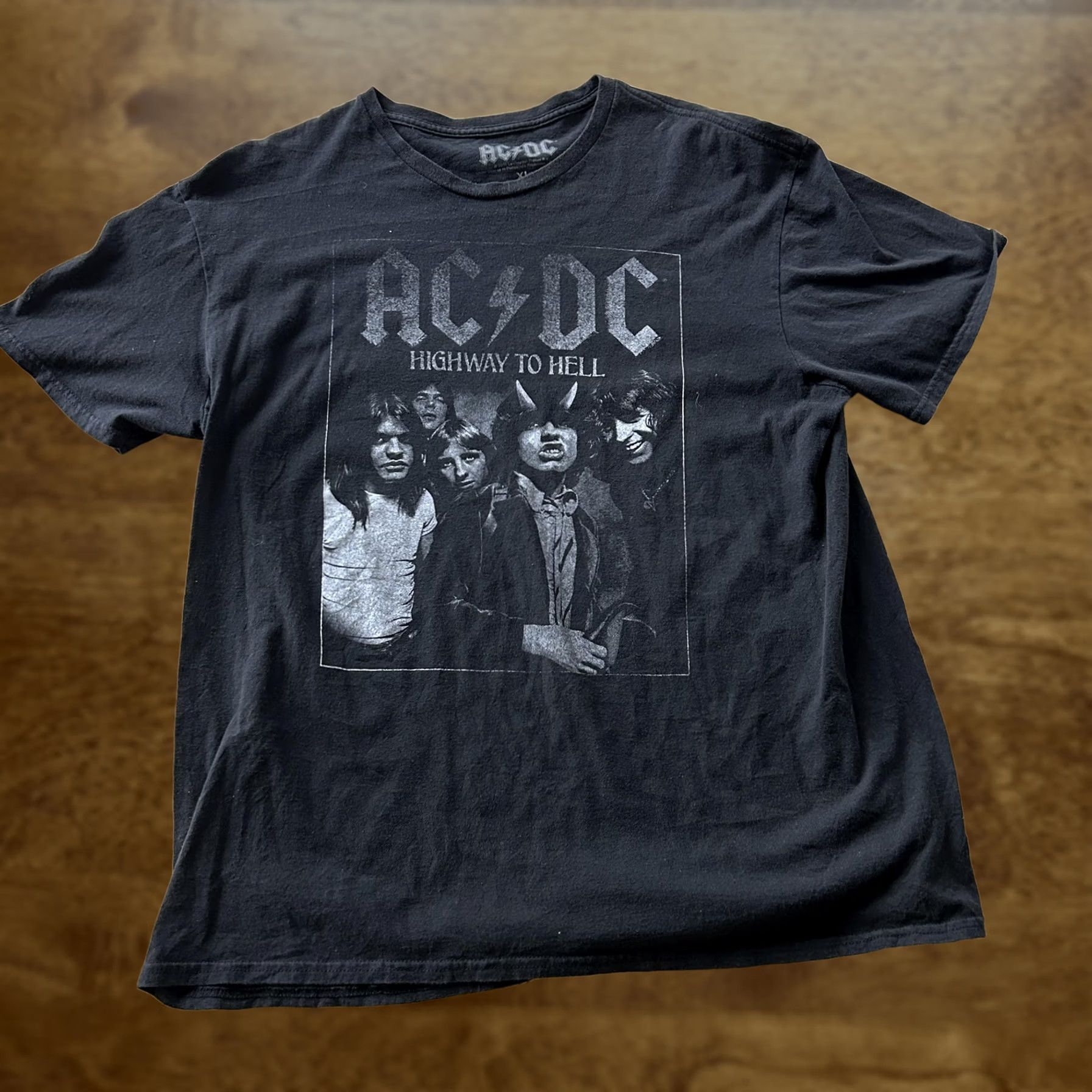Vintage AC/DC Highway To Hell Shirt Mens XL Black Rock Band Graphic Tee T-Shirt Size US XL / EU 56 / 4 - 1 Thumbnail