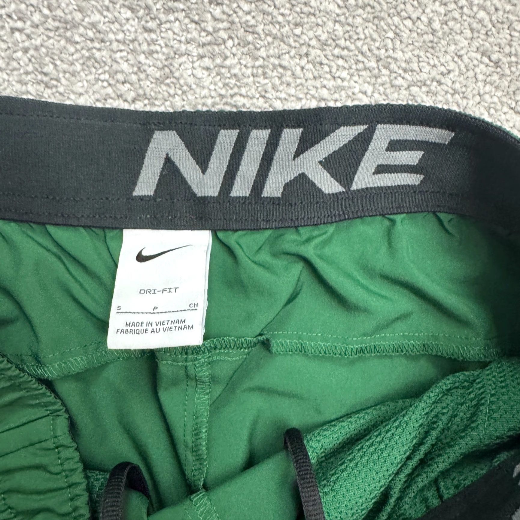 Nike Nike Dri-Fit De La Salle Short Mens Small Green Athletic Shorts Size US 28 / EU 44 - 6 Thumbnail