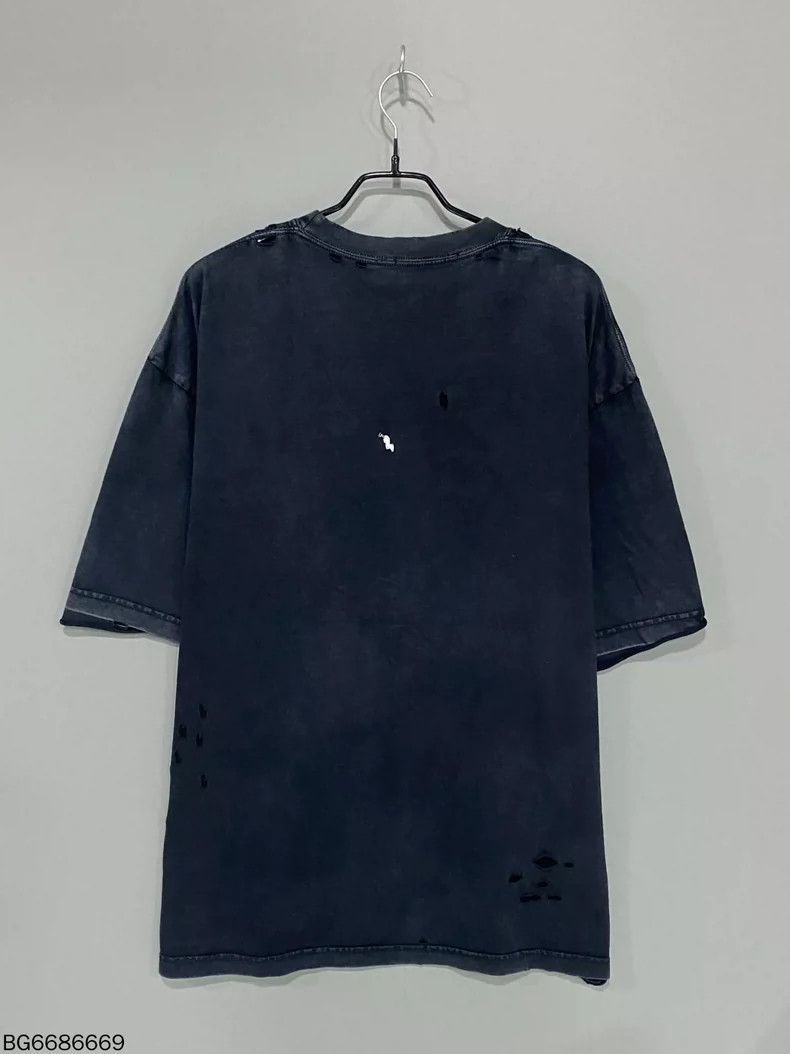 Balenciaga Balenciaga Worn-out monogram logo short sleeve Size US L / EU 52-54 / 3 - 2 Thumbnail