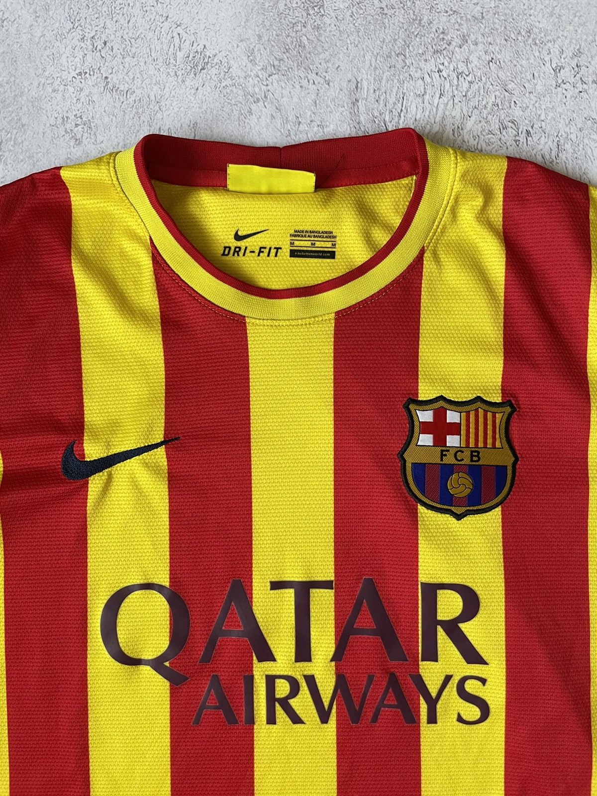 Nike FC Barcelona 2013-2014 Away Football Soccer Shirt Jersey Size US M / EU 48-50 / 2 - 2 Thumbnail