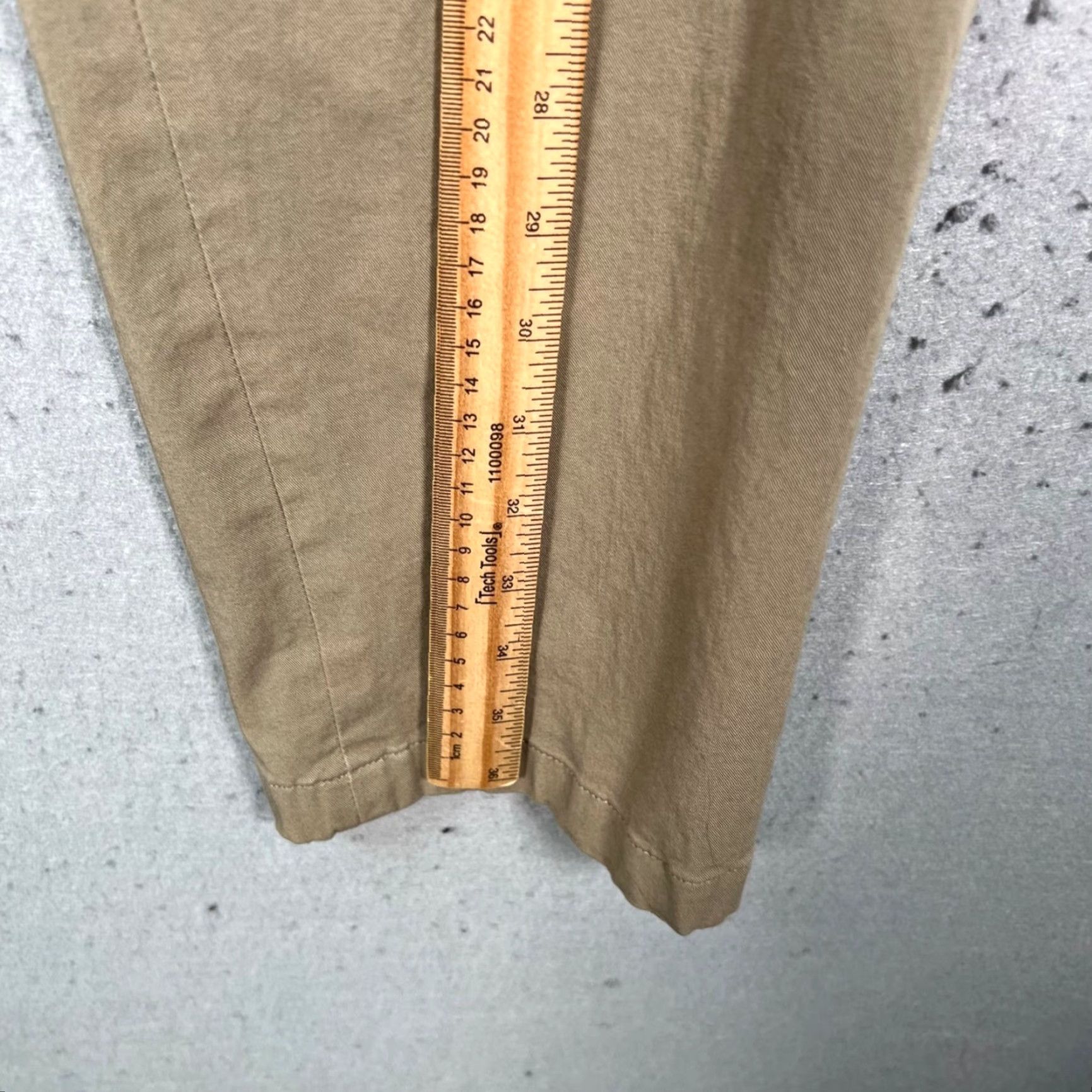 Uniqlo Uniqlo Mens Size Medium 30 - 33 Khaki Straight-Leg Chino Pants Size US 31 - 5 Thumbnail