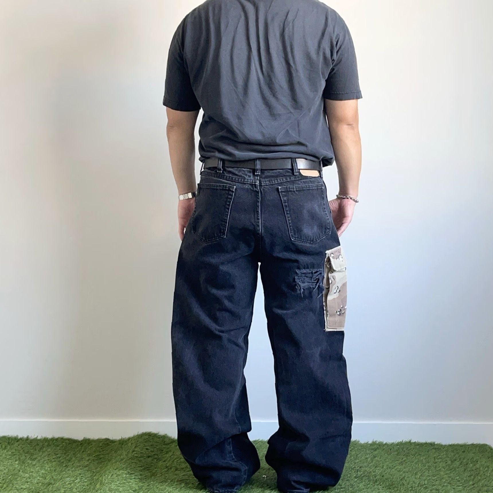 J Brand VINTAGE Heart Force Brand Cargo Jeans Unisex Adults Wide-Leg 35 Black Camouflage Distressed Upcycled Size US 35 - 4 Thumbnail
