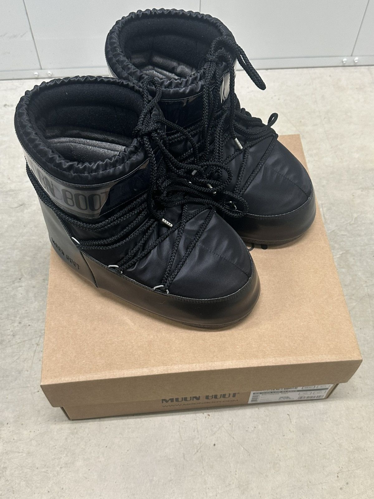 Moon Boot Moon Boot MB Icon Low Glance Black Size US 8.5 / EU 41-42 - 1 Thumbnail